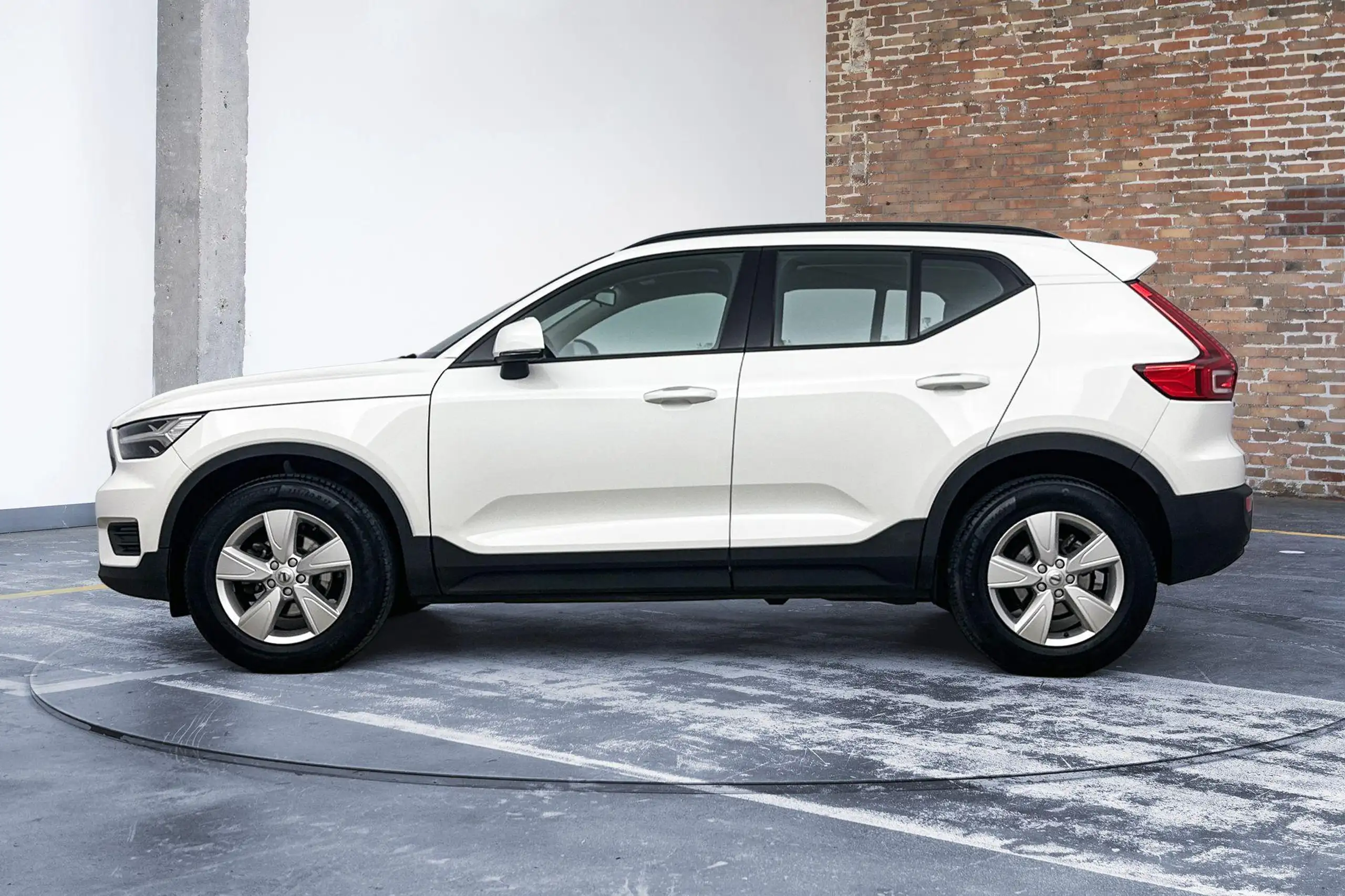 Volvo - XC40