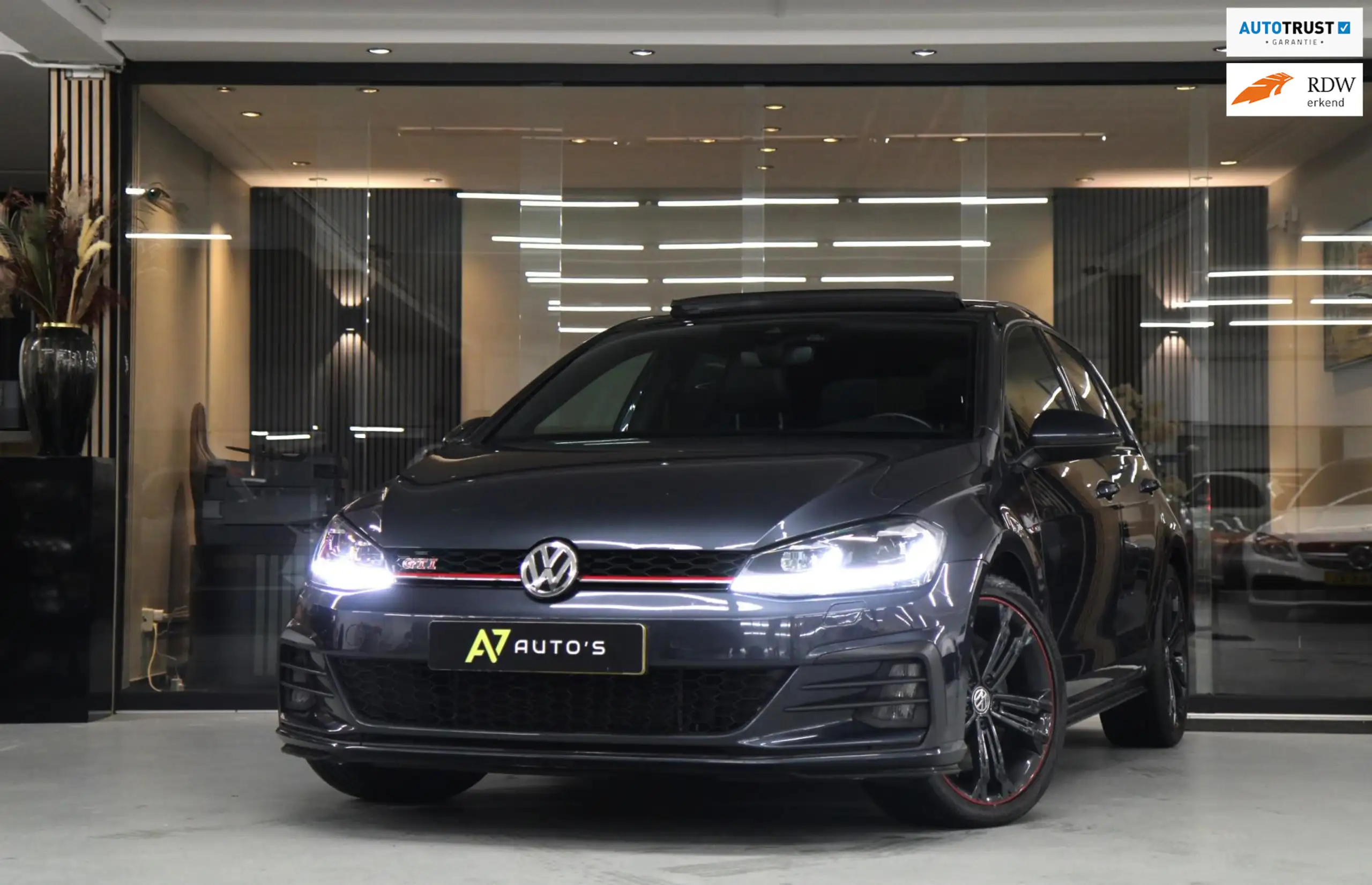 Volkswagen - Golf GTI