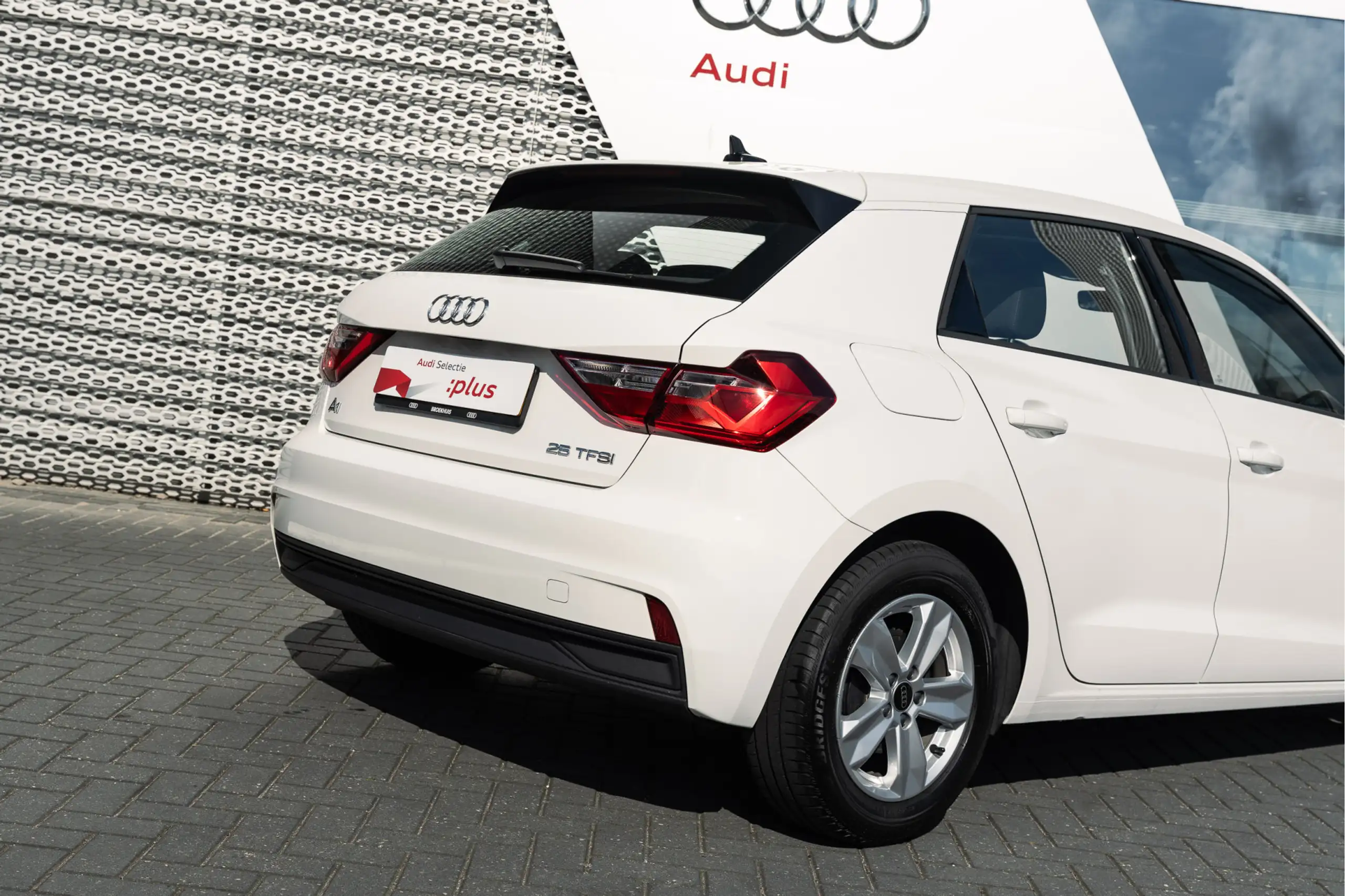 Audi - A1