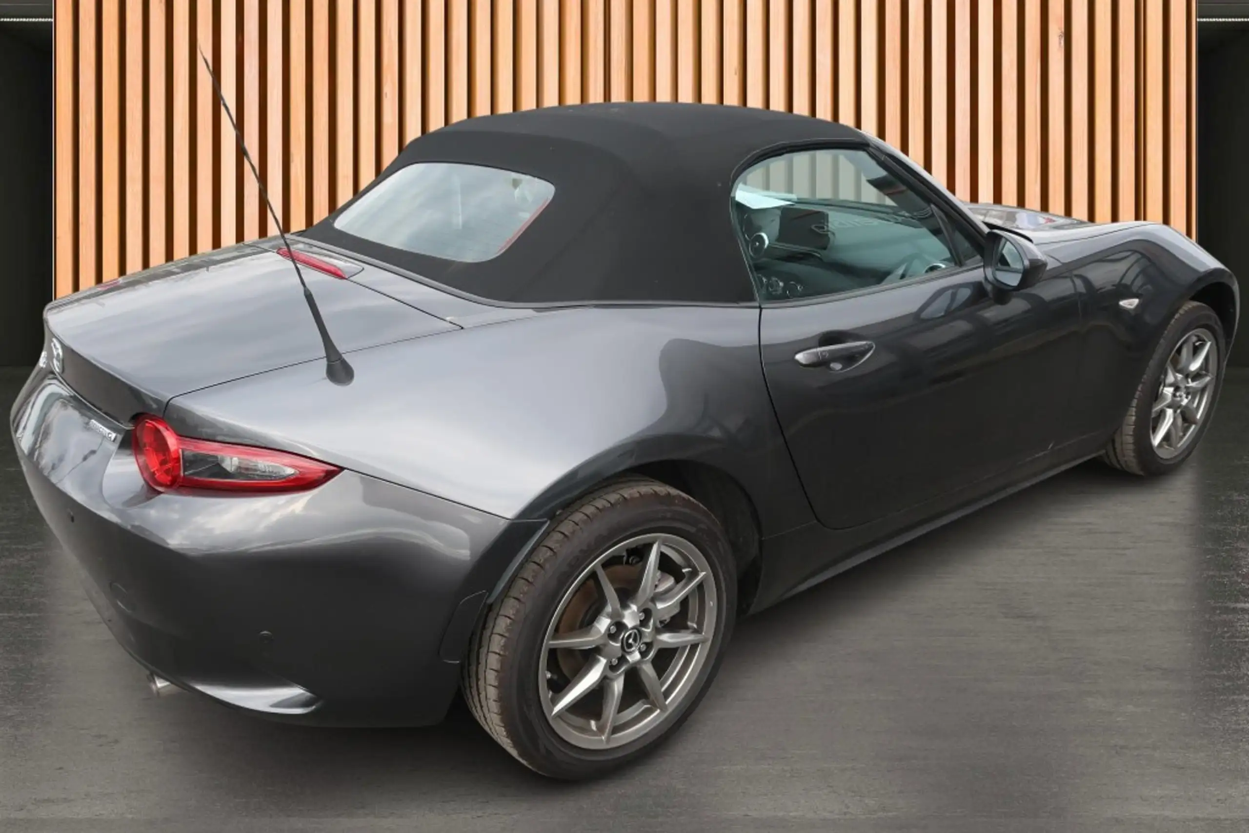 Mazda - MX-5