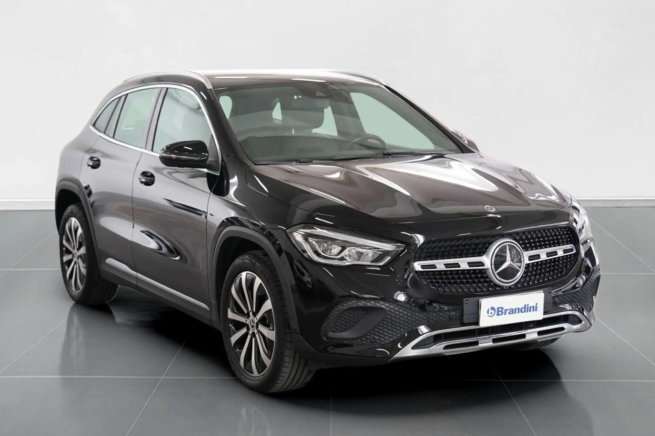 Mercedes-Benz - GLA 220