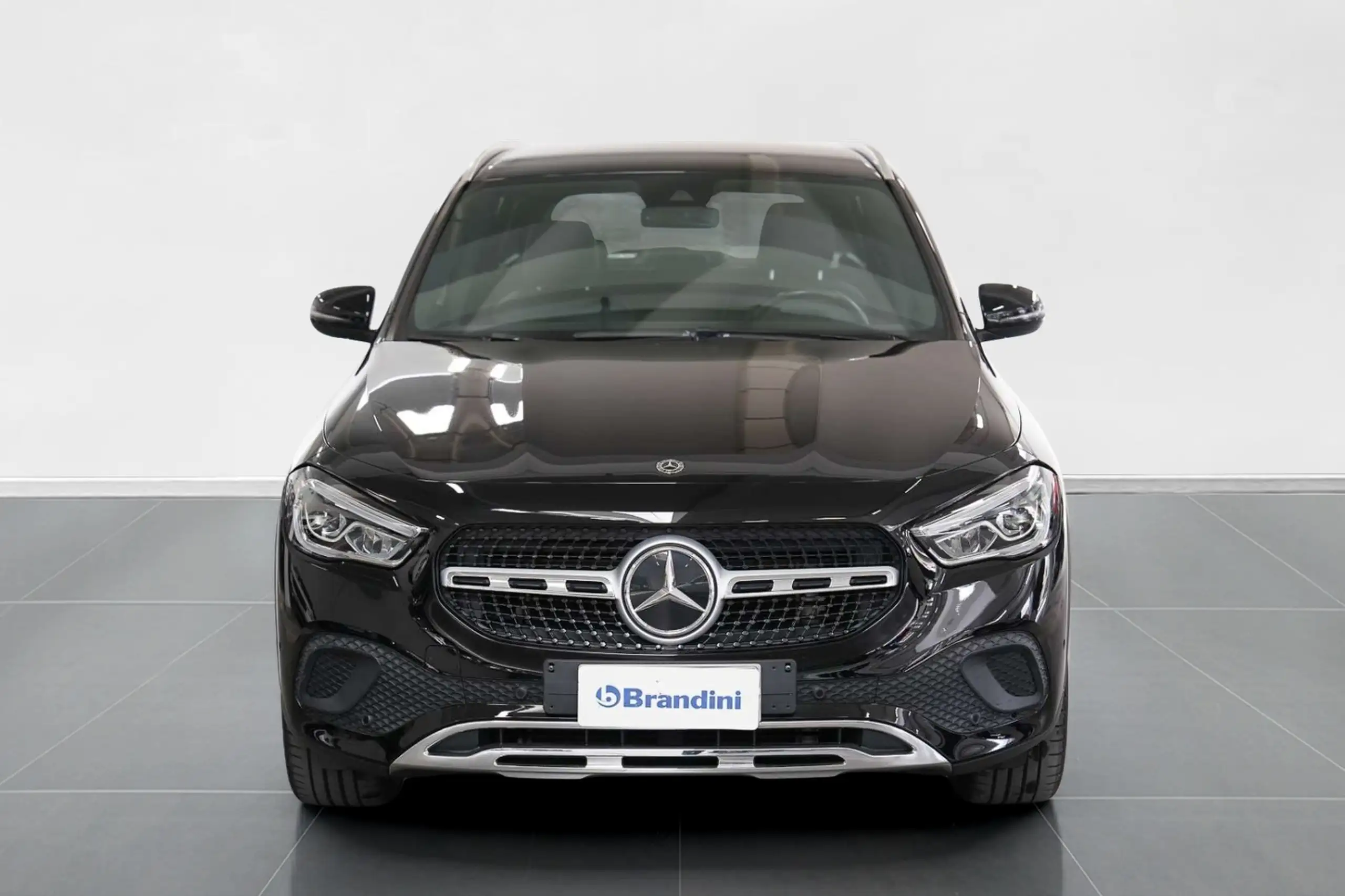 Mercedes-Benz - GLA 220