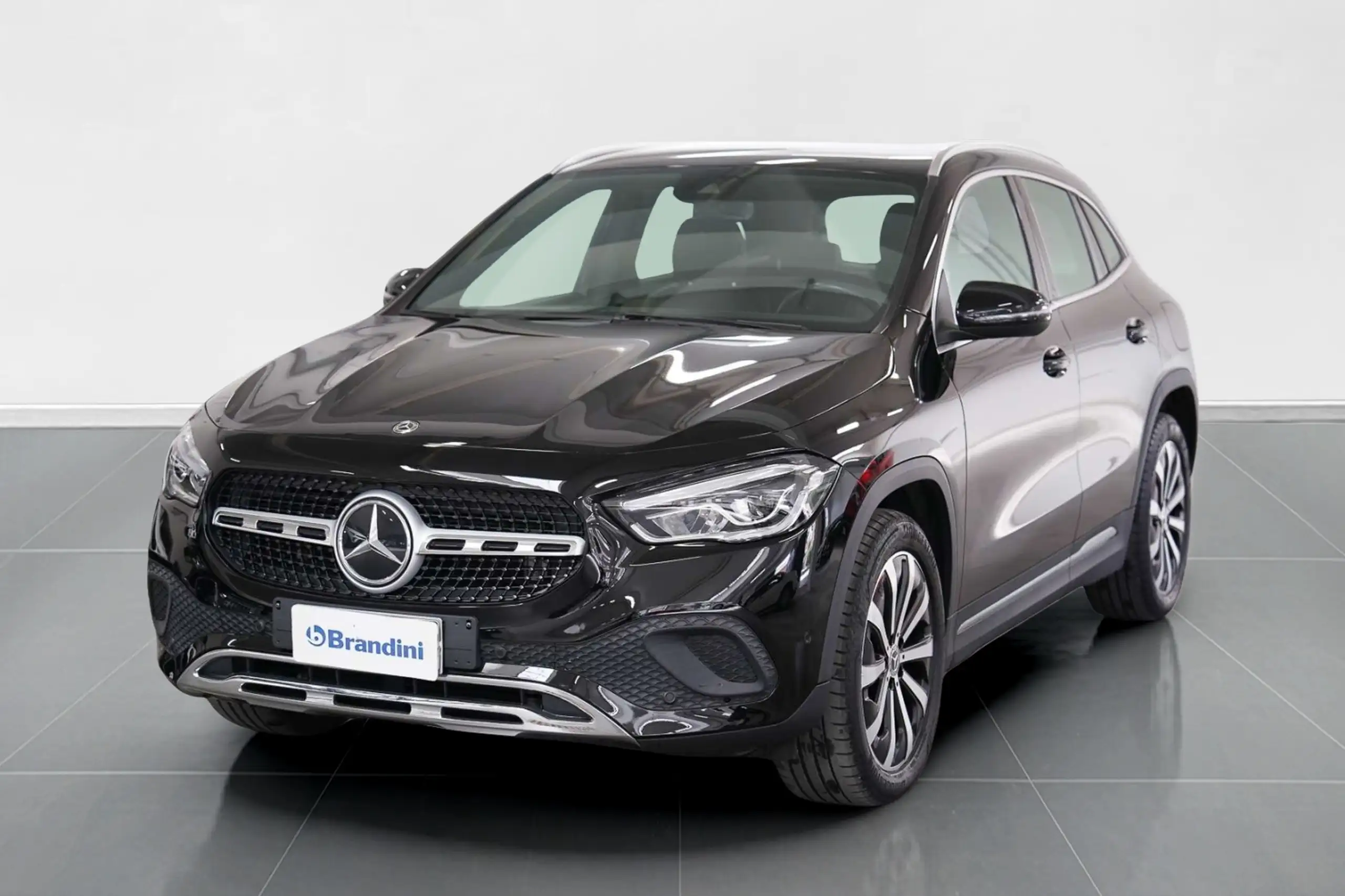 Mercedes-Benz - GLA 220