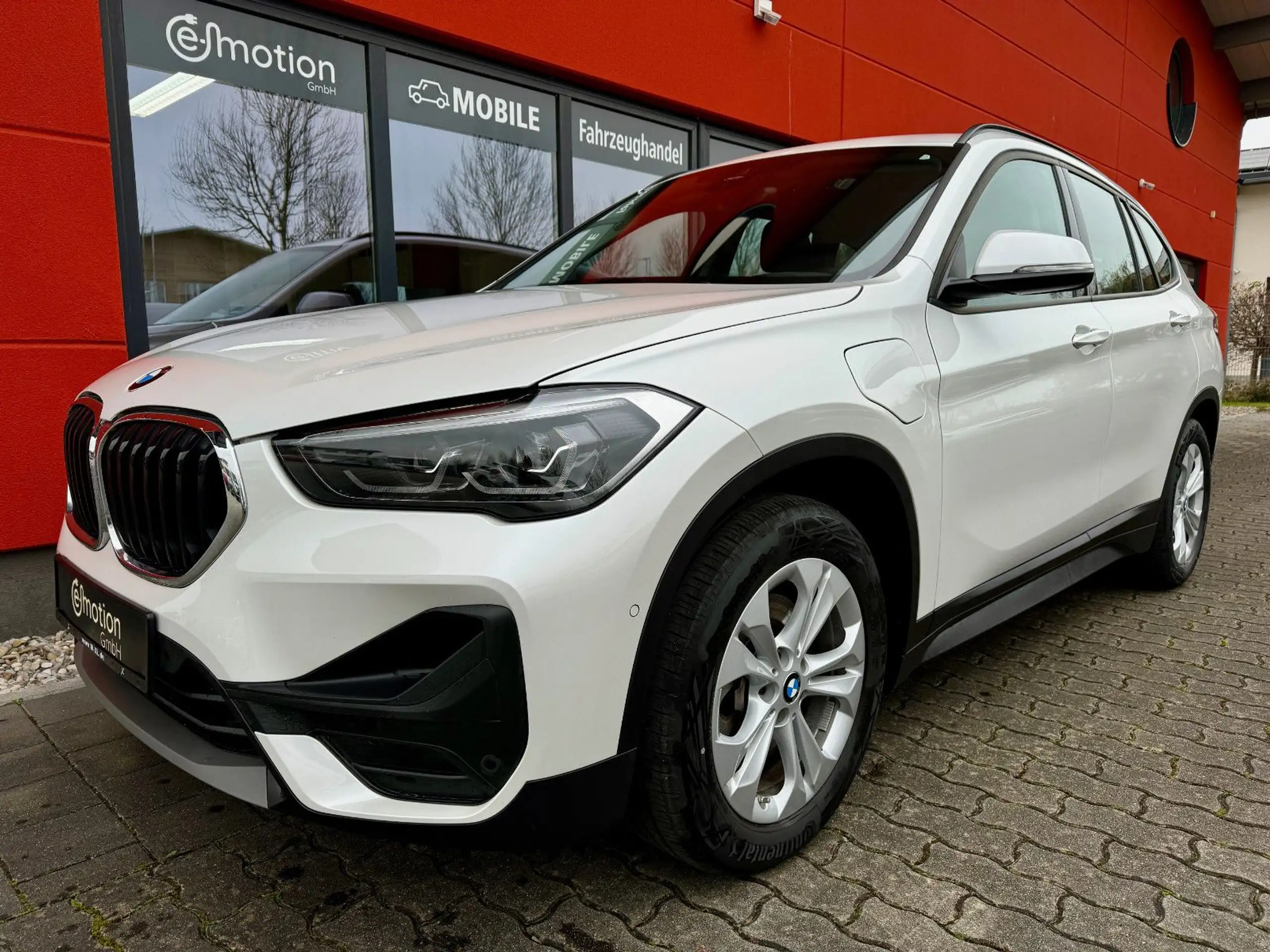 BMW - X1