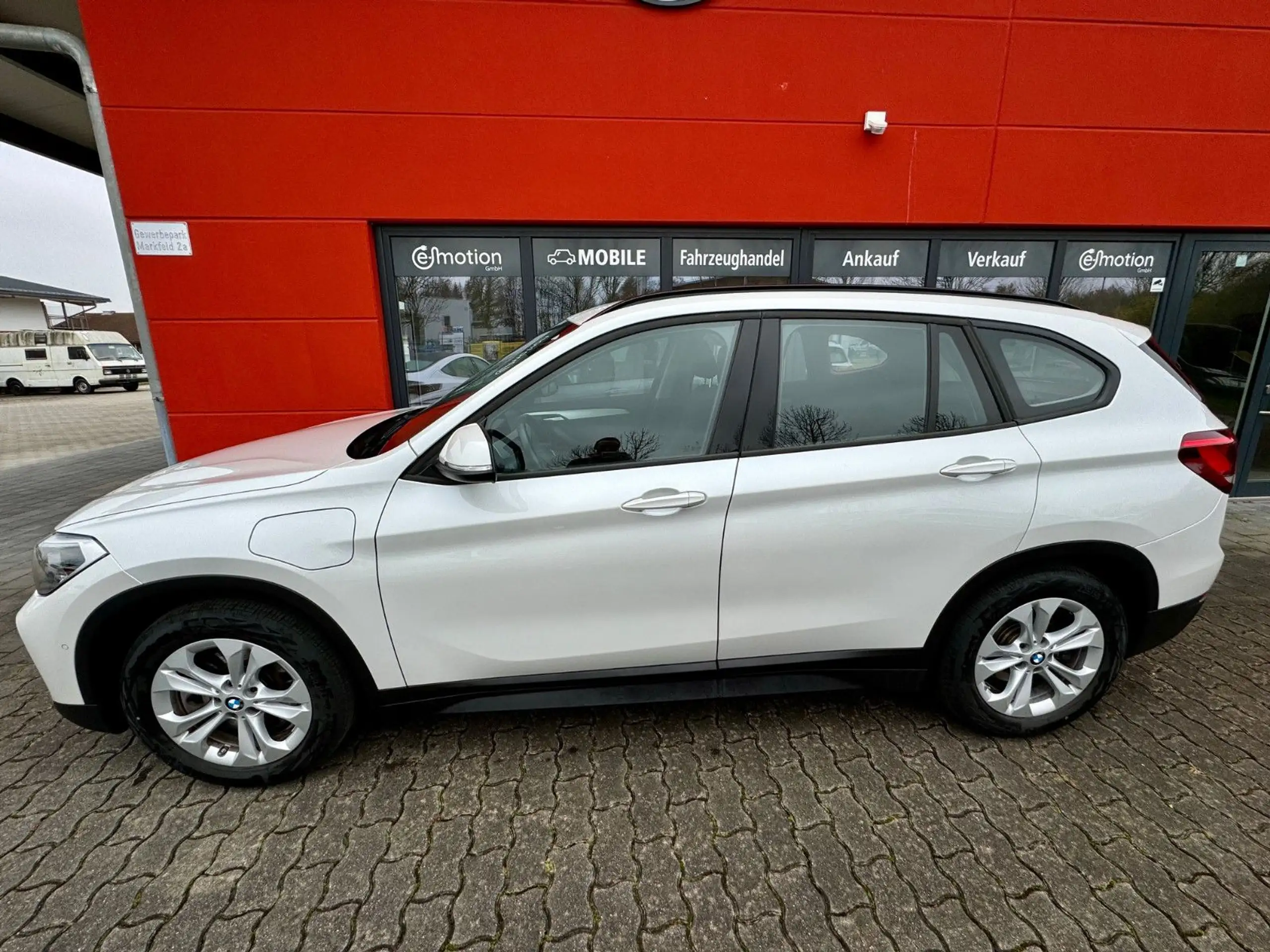 BMW - X1