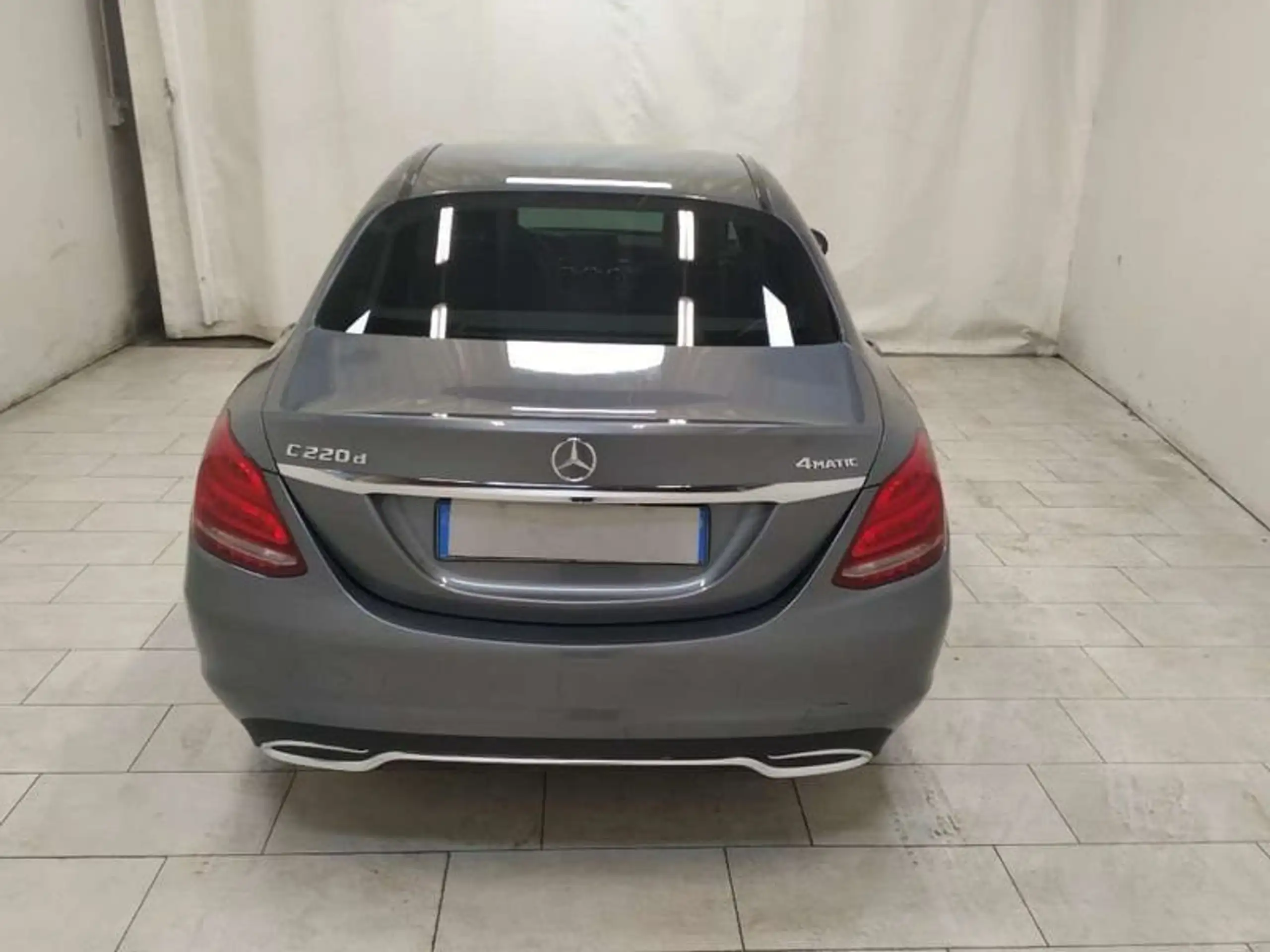 Mercedes-Benz - C 220