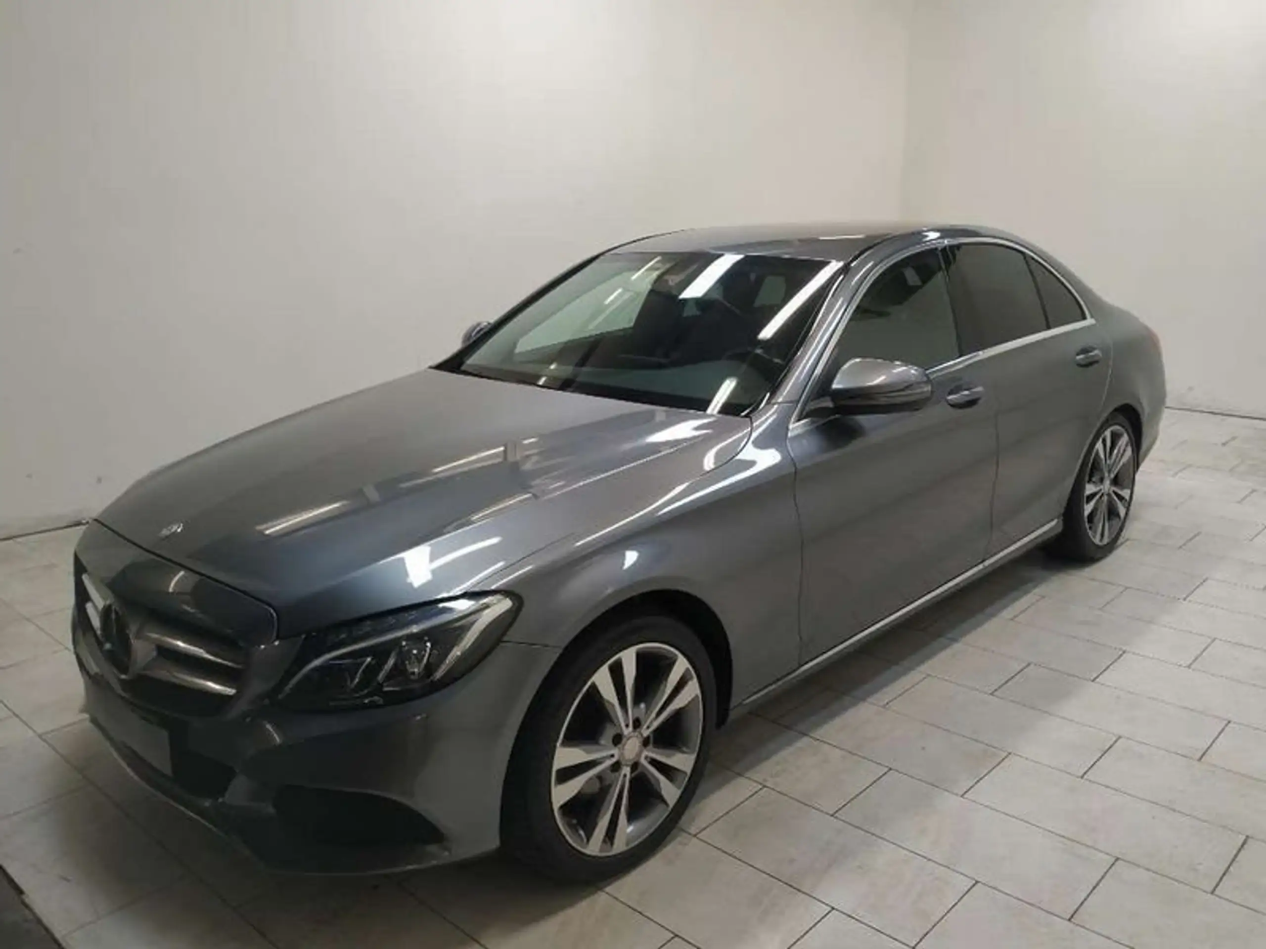 Mercedes-Benz - C 220