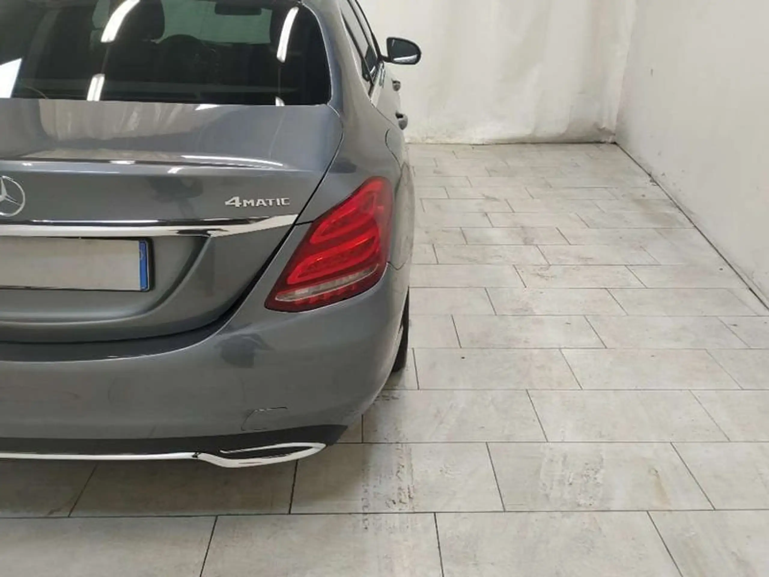 Mercedes-Benz - C 220