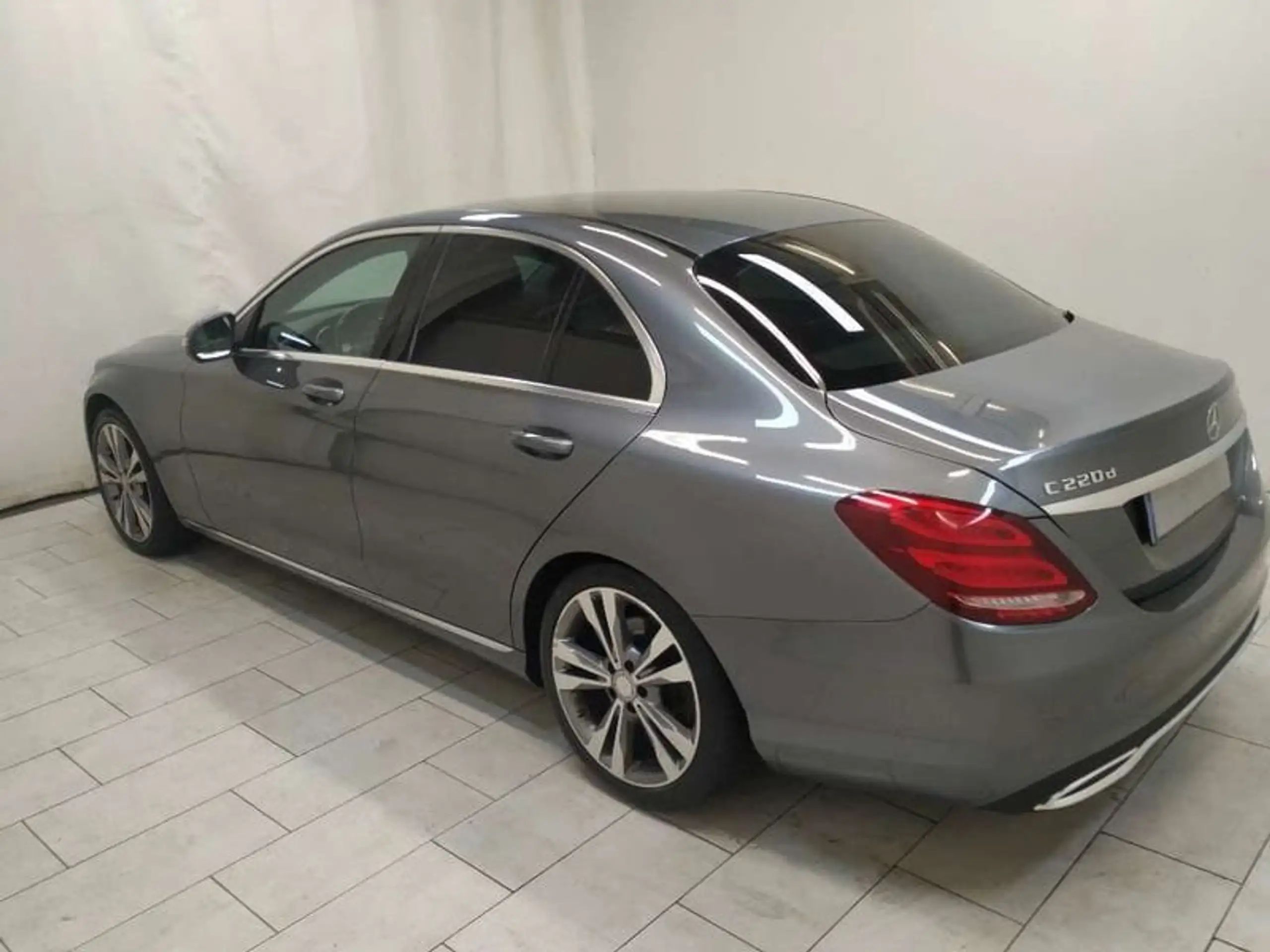 Mercedes-Benz - C 220