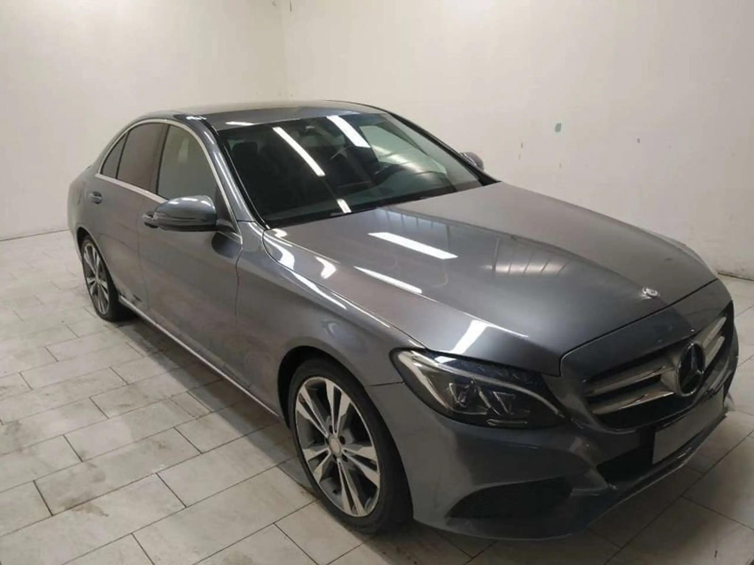 Mercedes-Benz - C 220