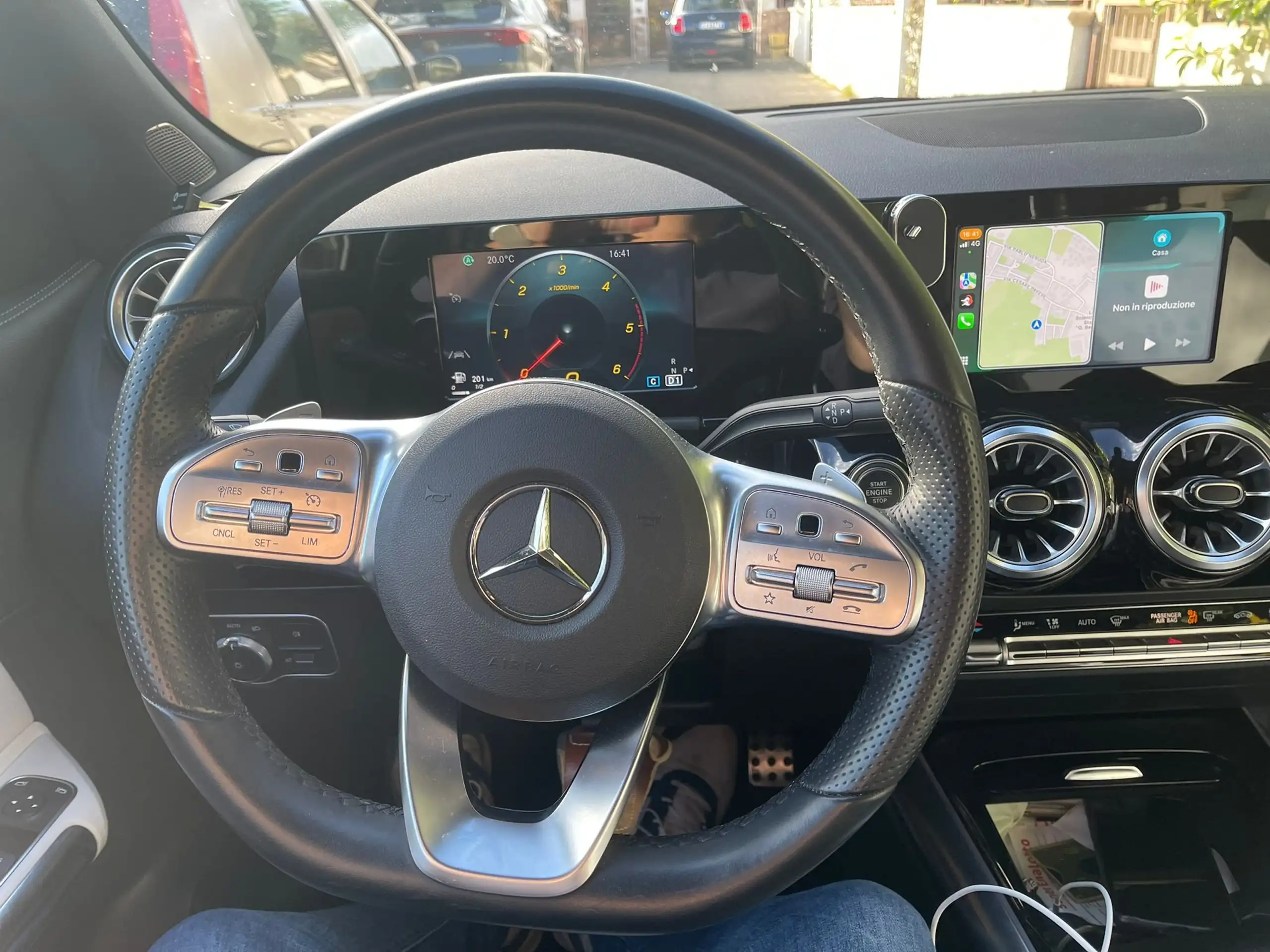 Mercedes-Benz - GLA 200