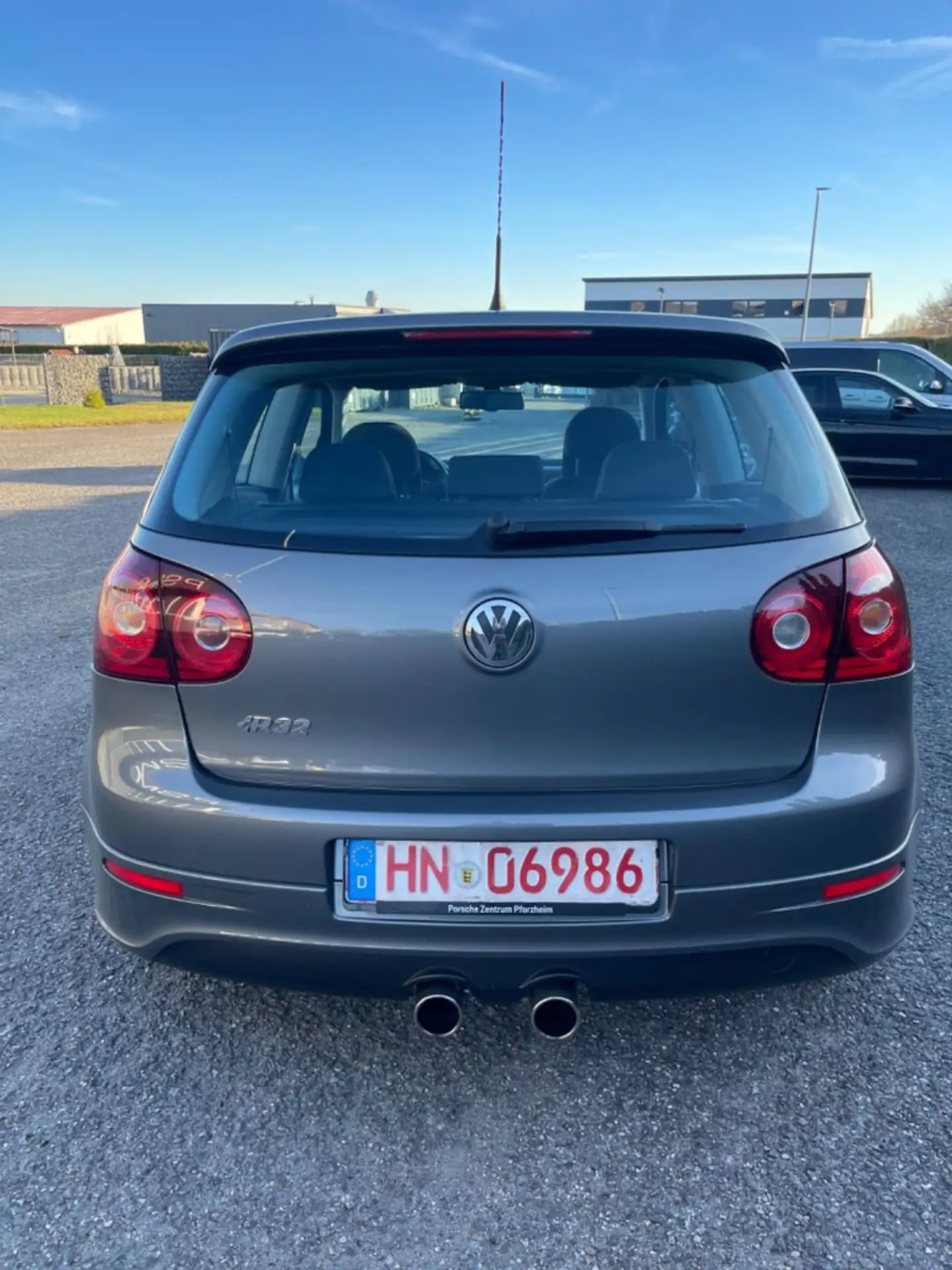 Volkswagen - Golf