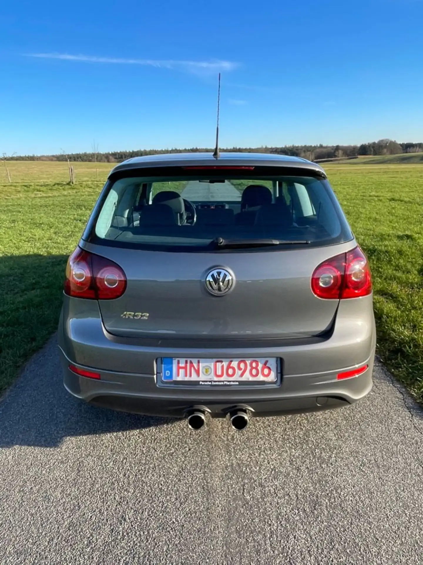 Volkswagen - Golf