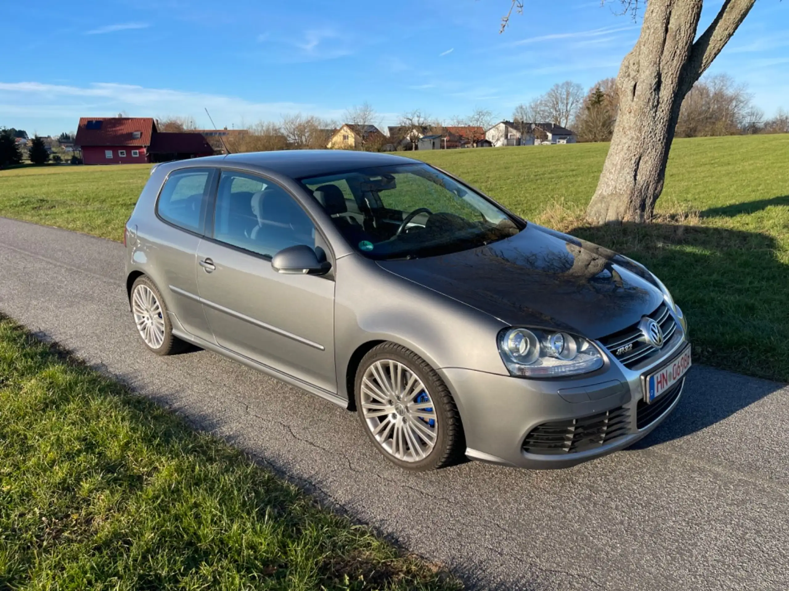 Volkswagen - Golf