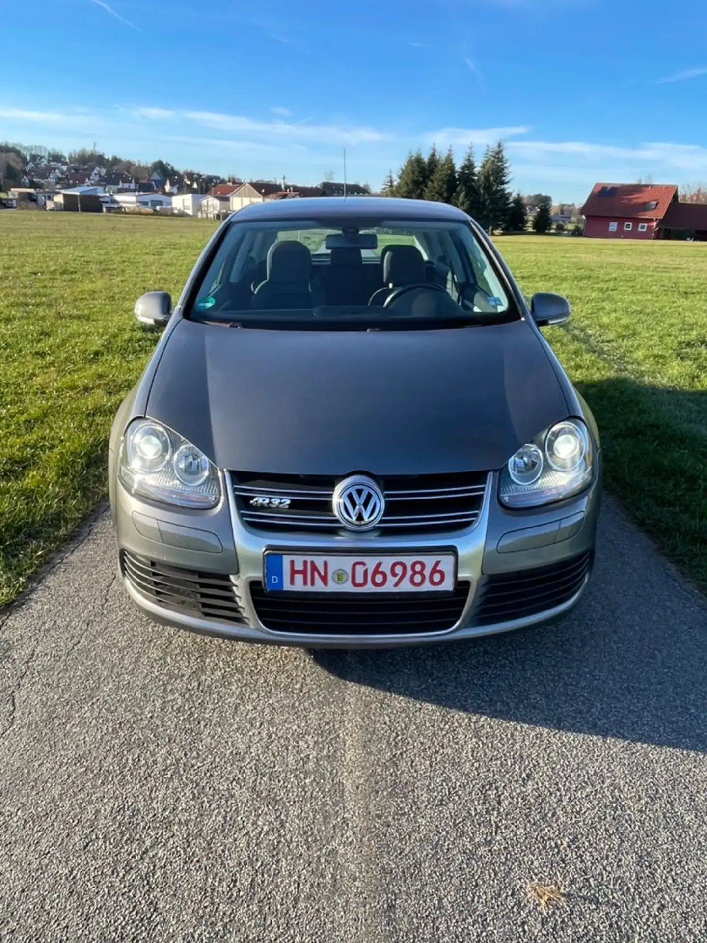 Volkswagen - Golf