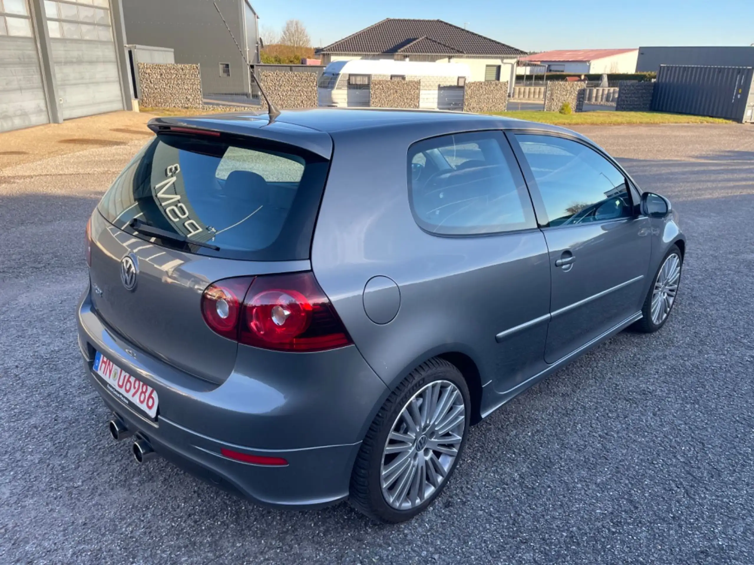 Volkswagen - Golf