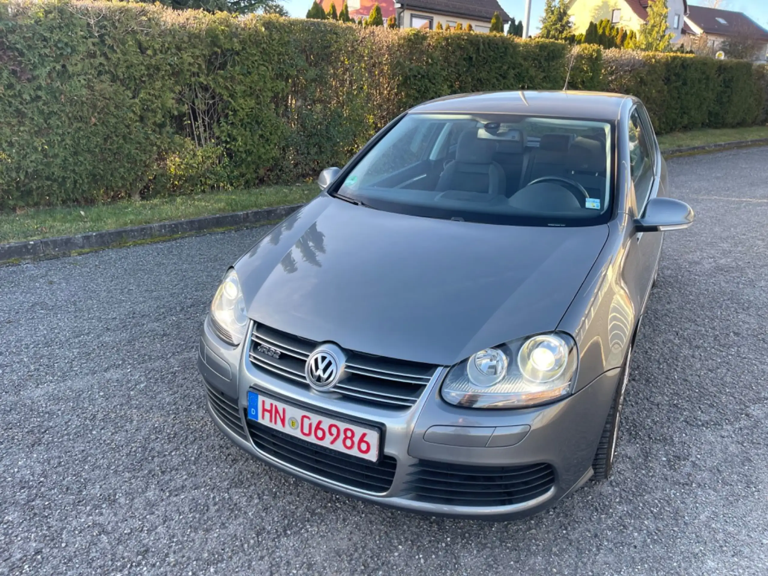 Volkswagen - Golf