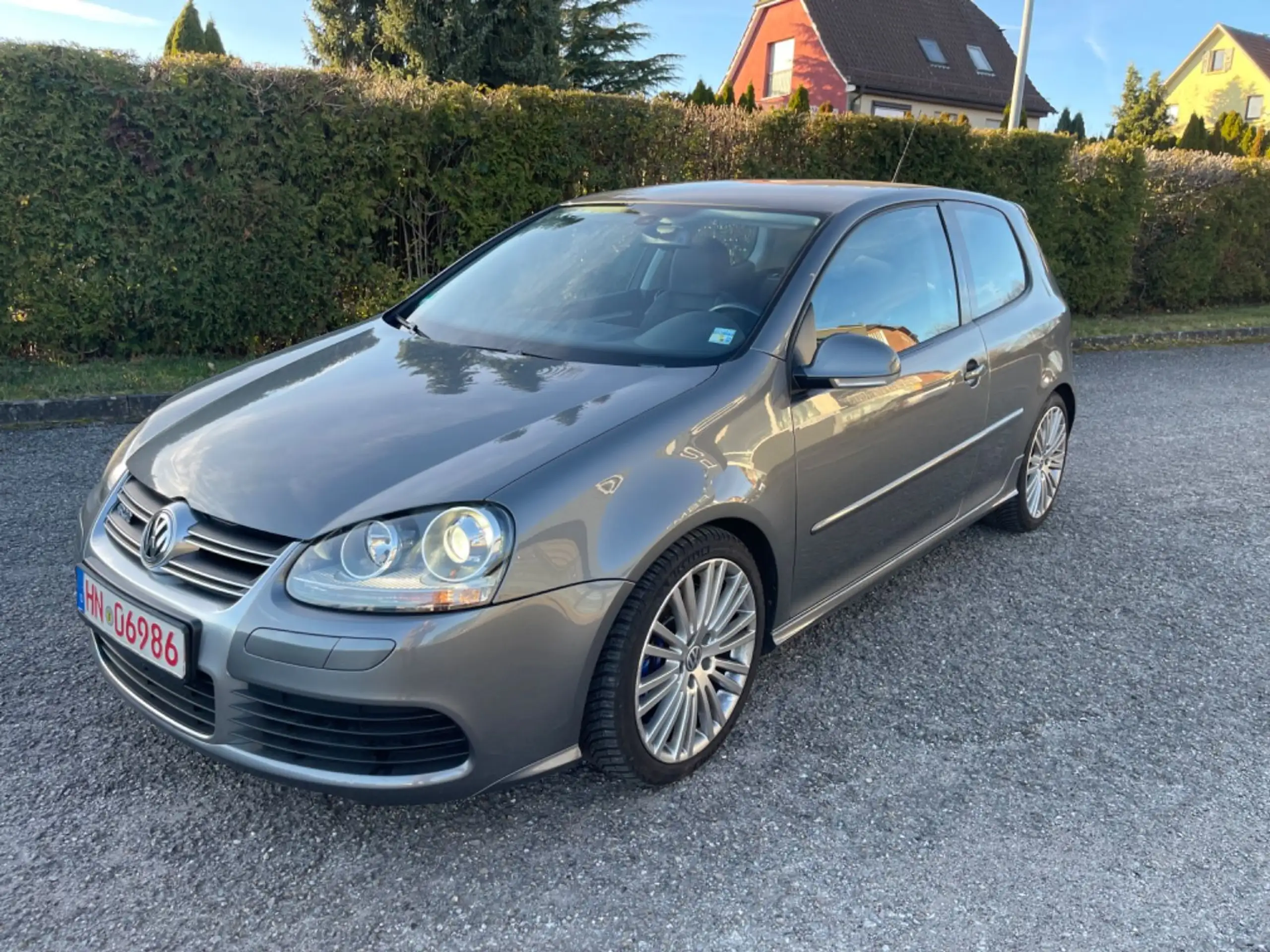 Volkswagen - Golf