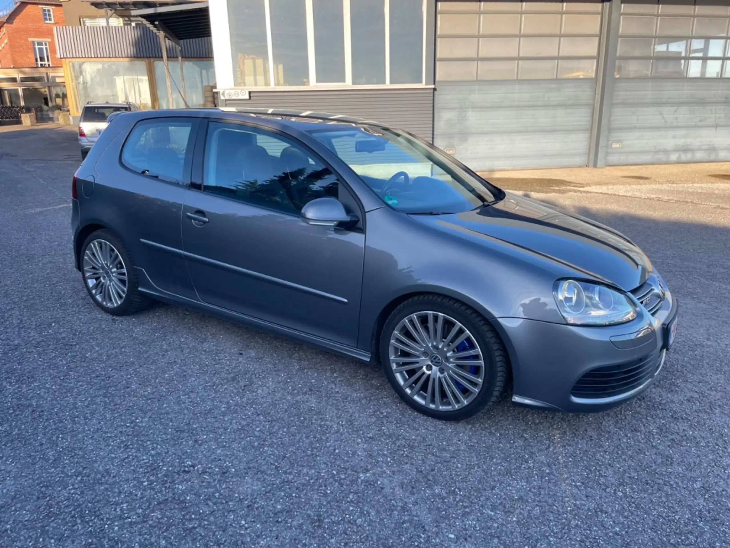 Volkswagen - Golf