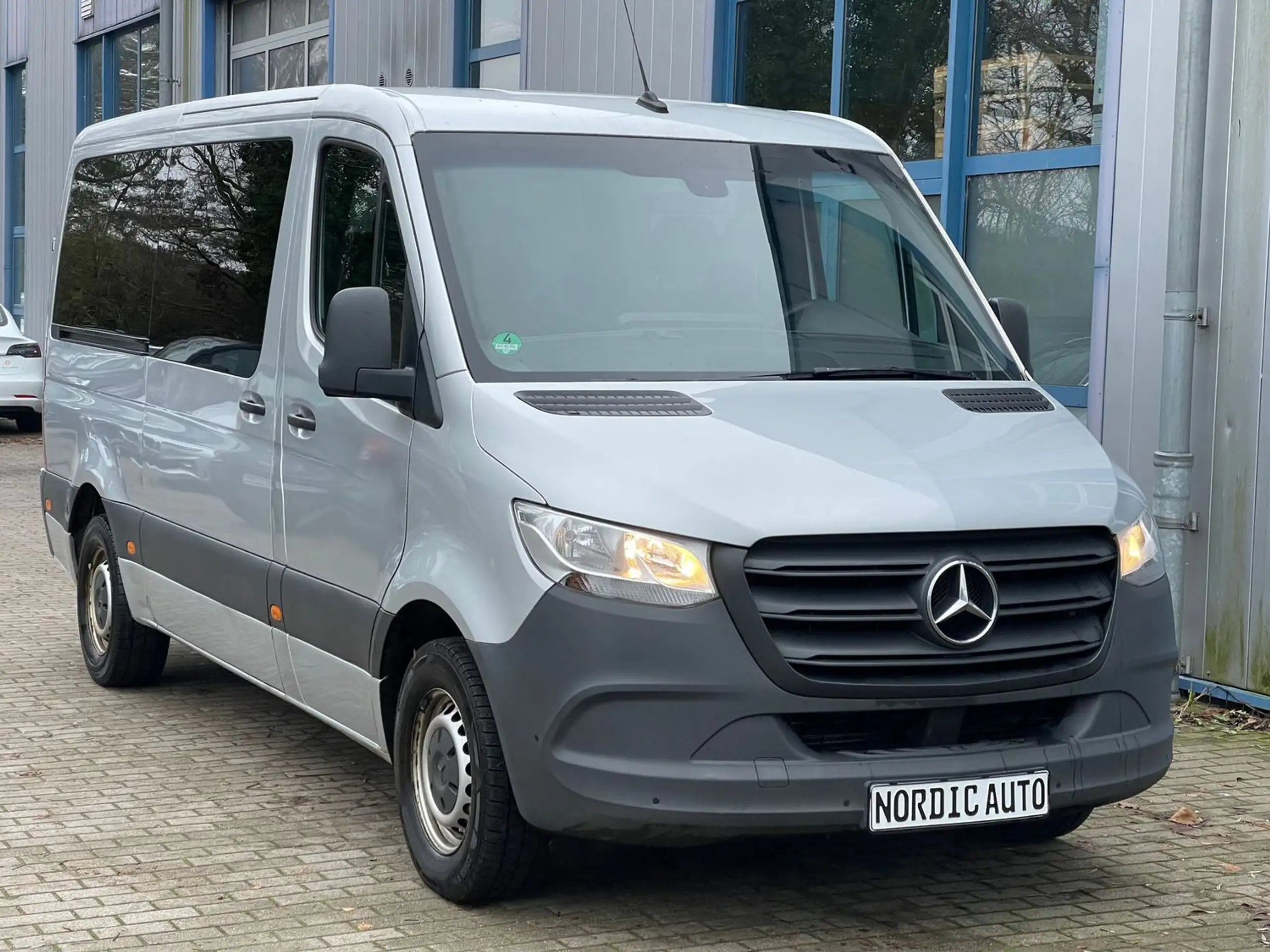 Mercedes-Benz - Sprinter