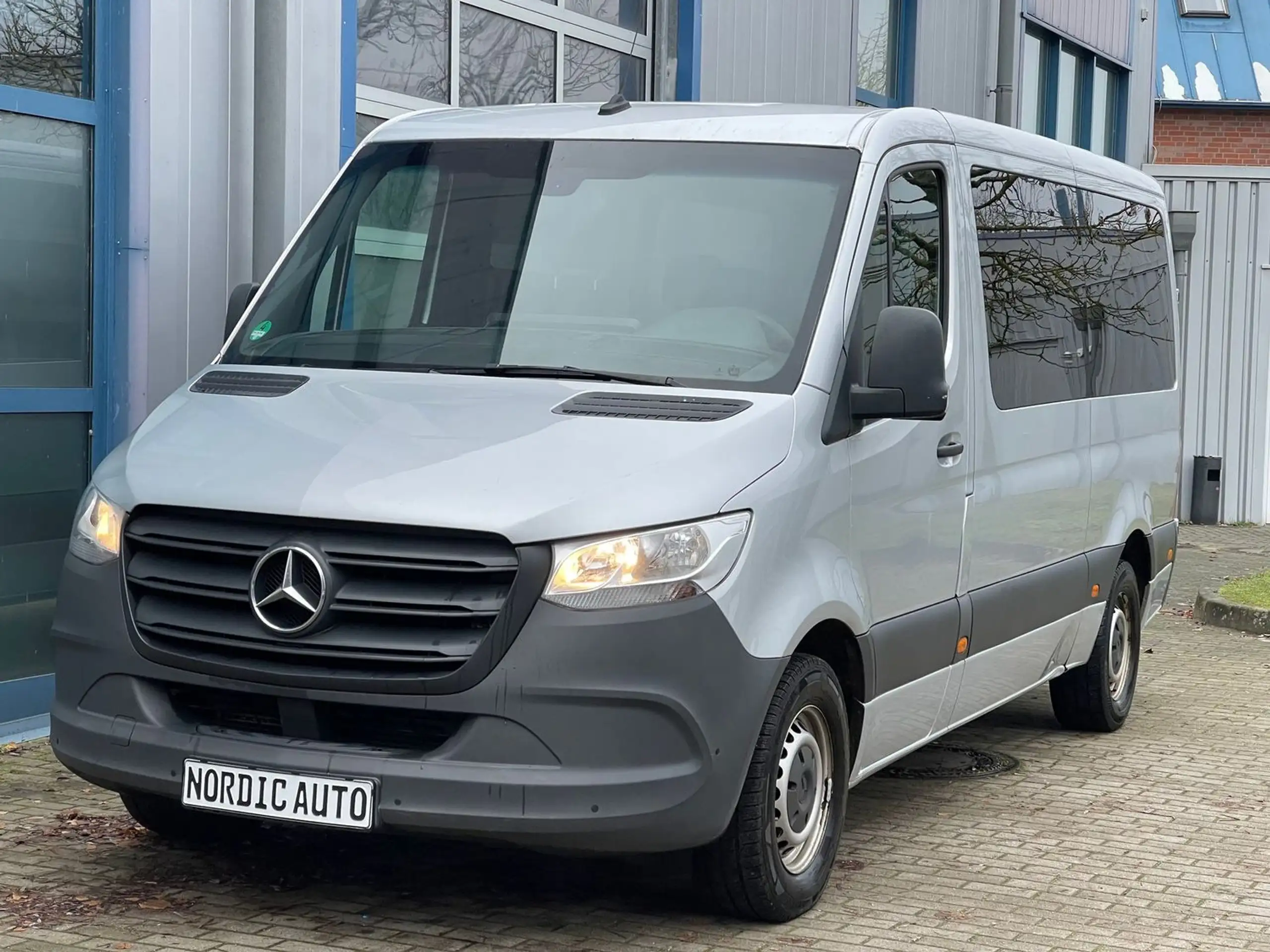 Mercedes-Benz - Sprinter