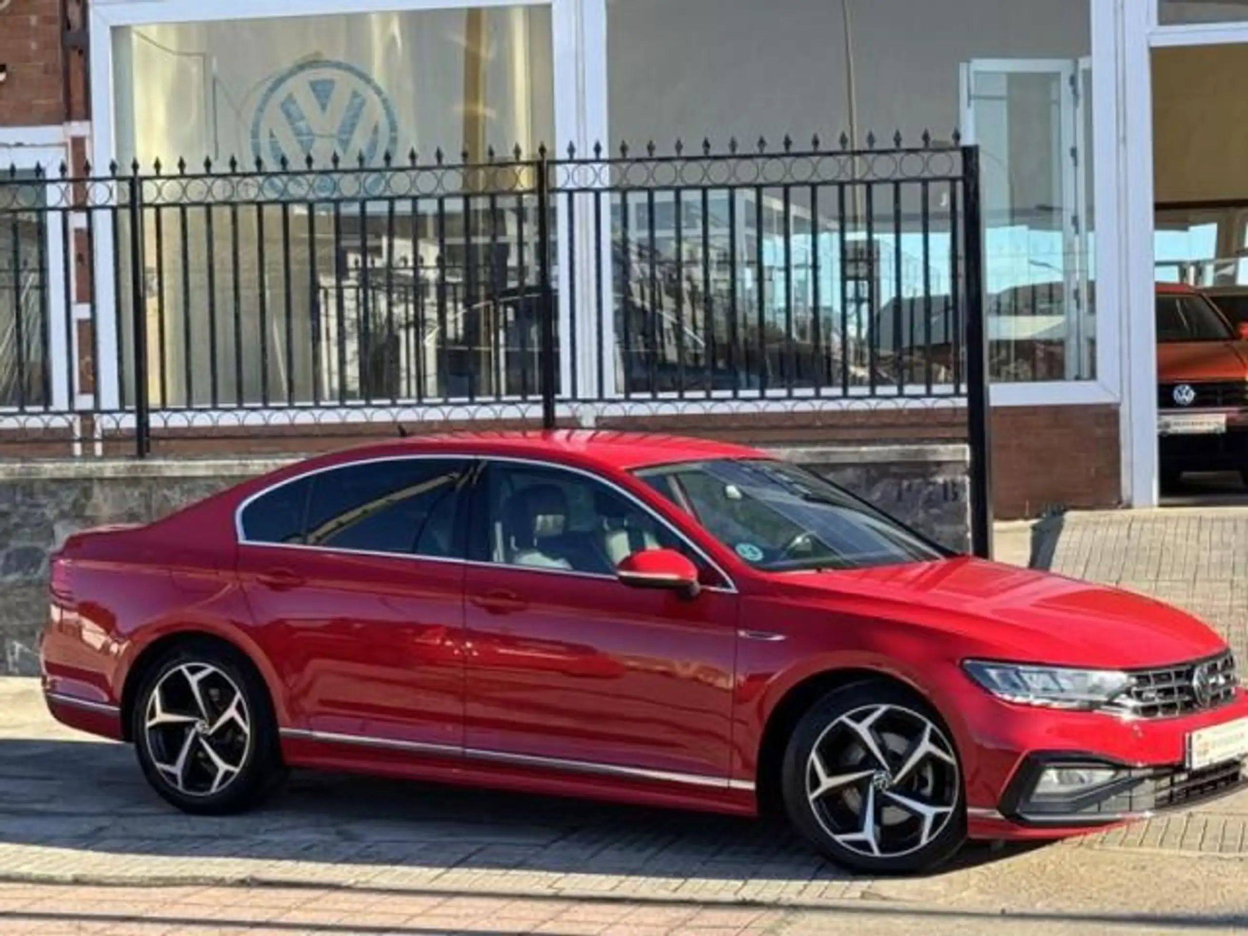 Volkswagen - Passat