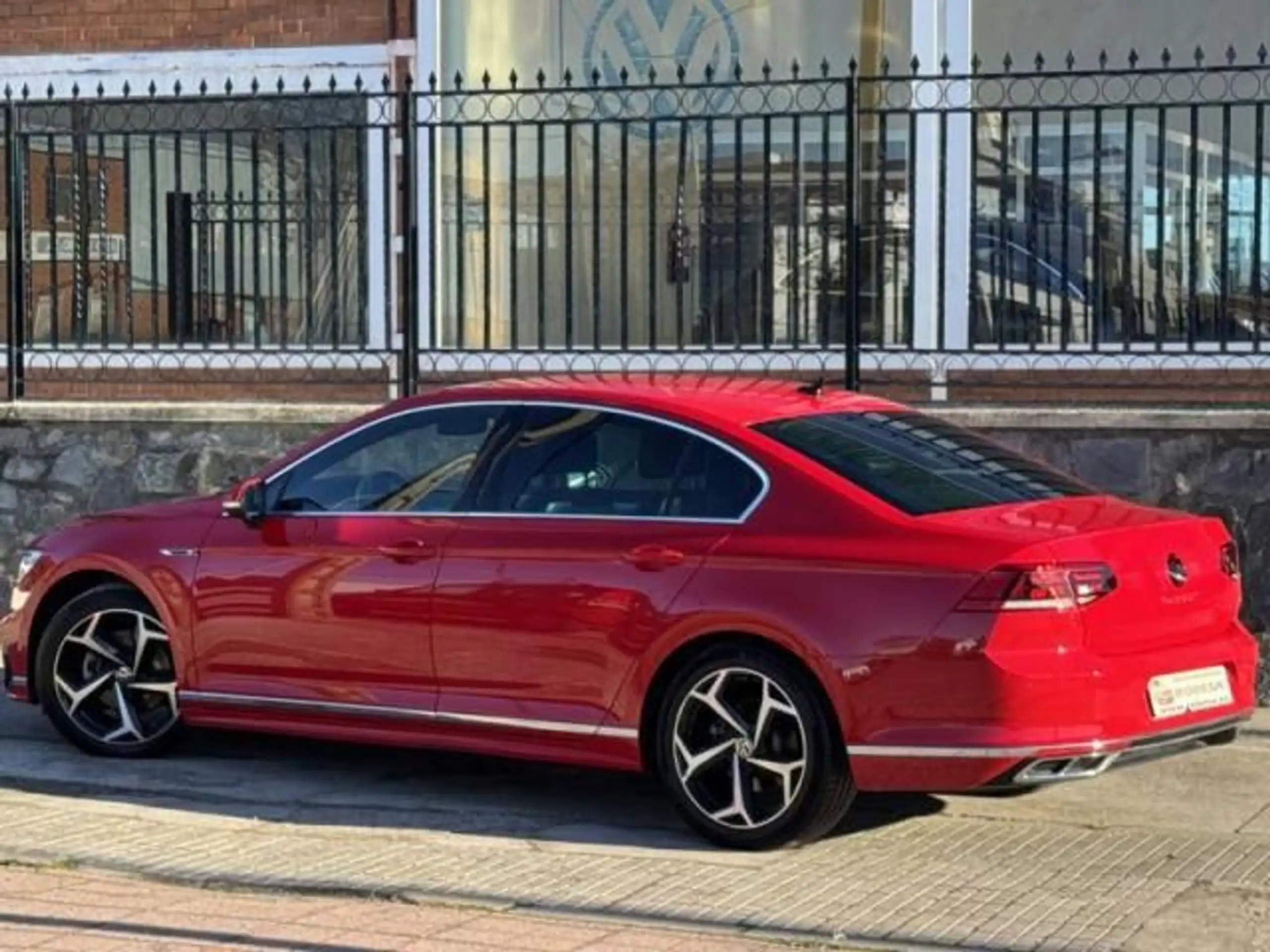 Volkswagen - Passat