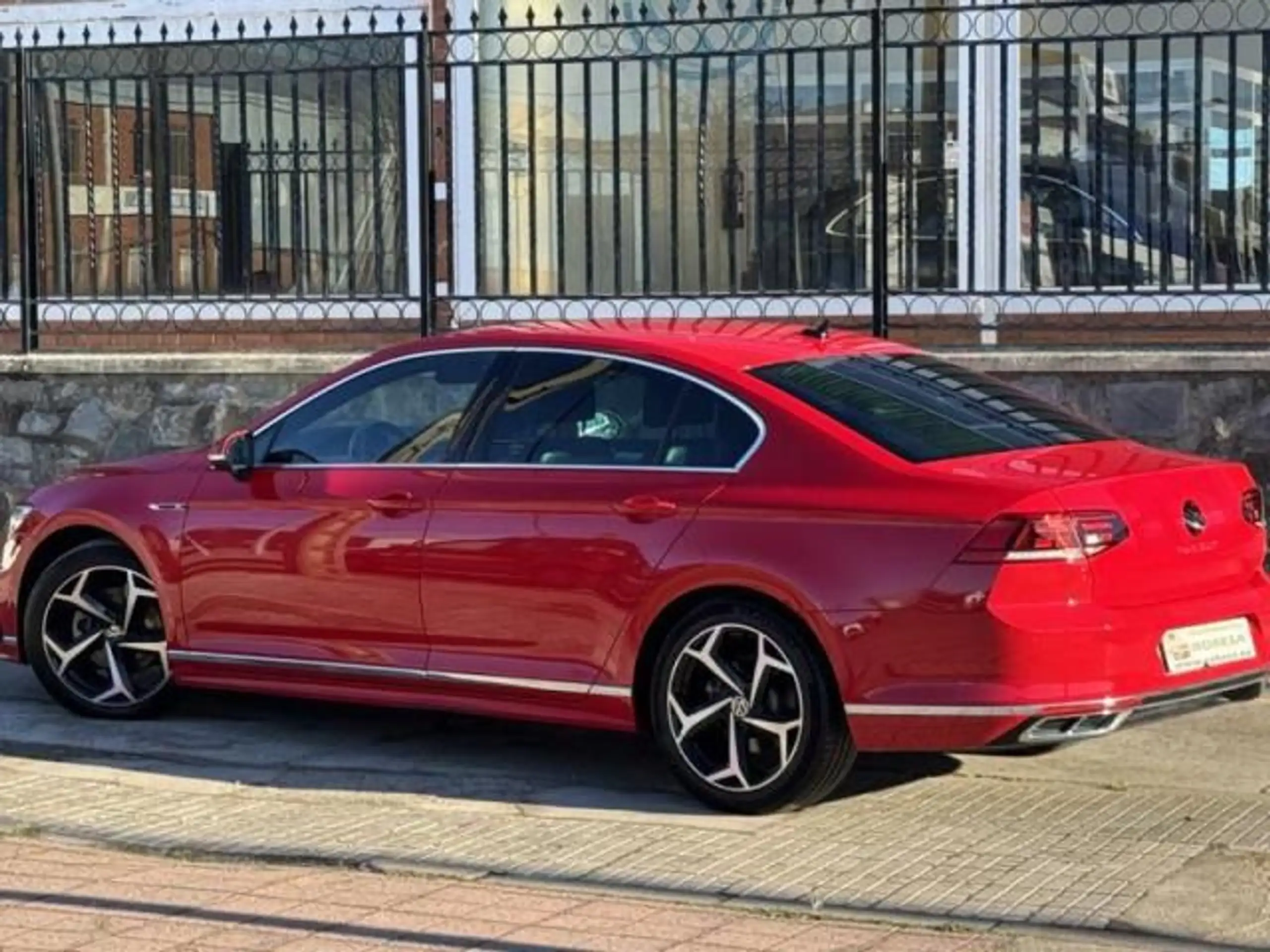 Volkswagen - Passat