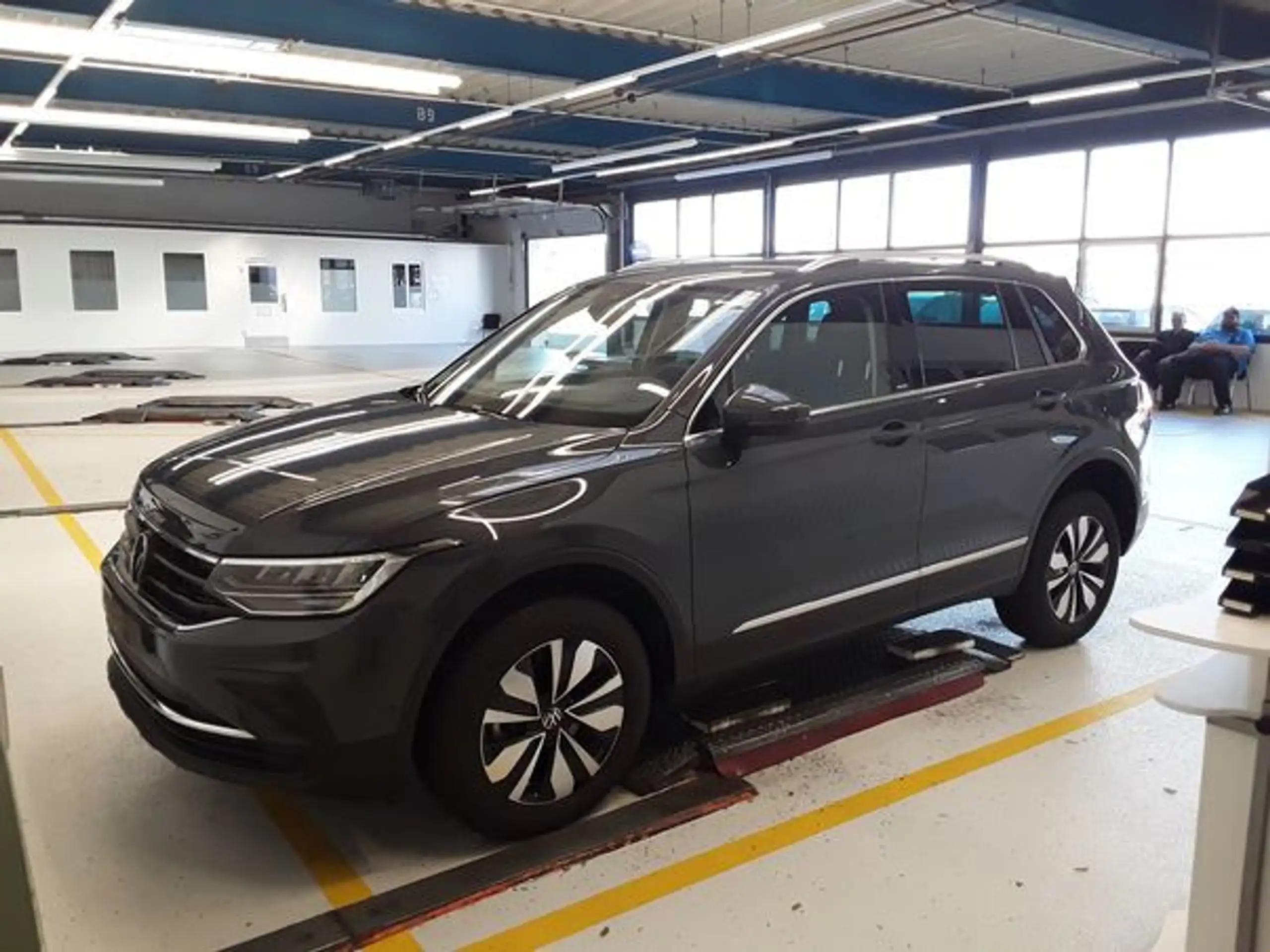 Volkswagen - Tiguan