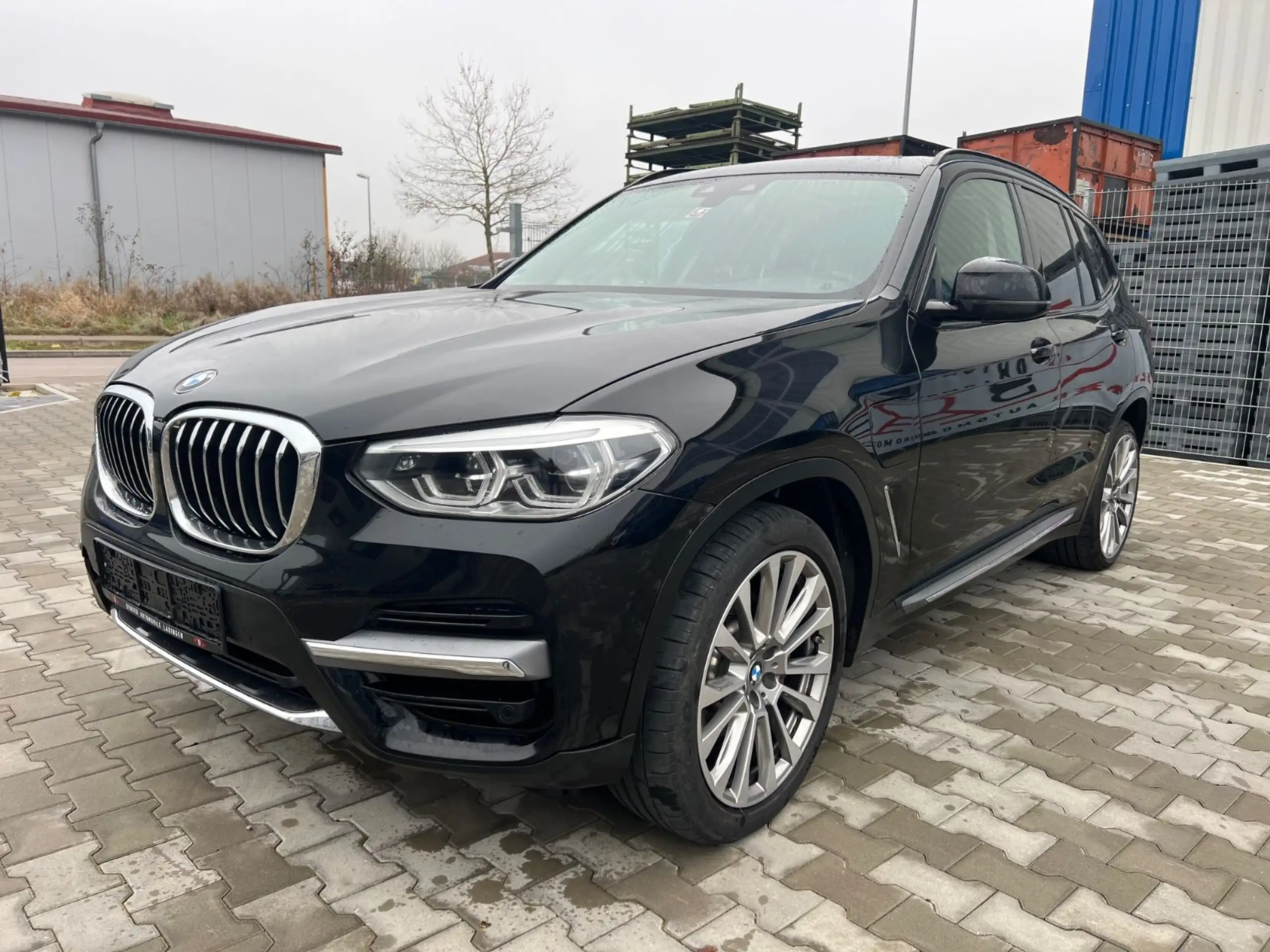 BMW - X3