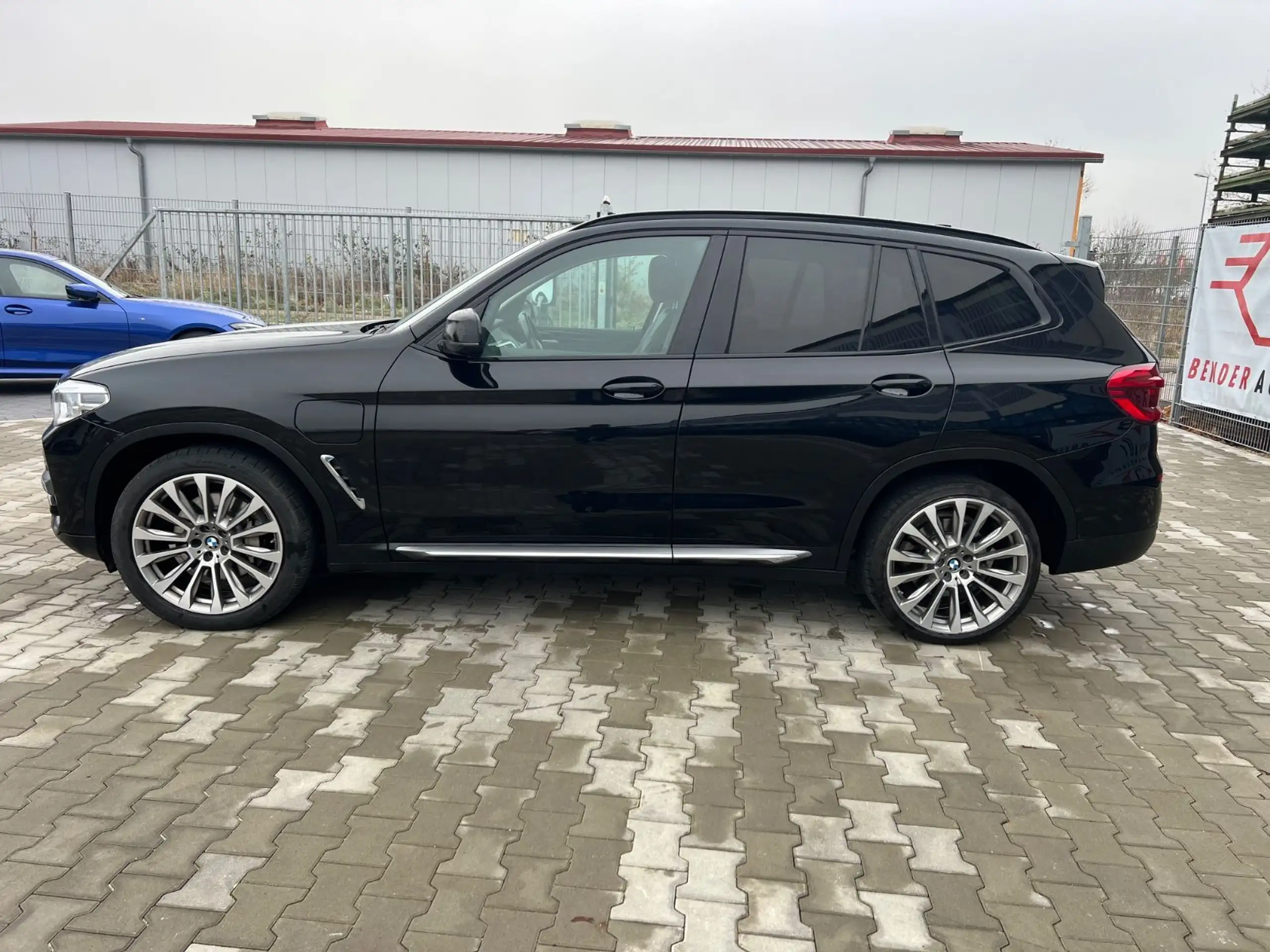 BMW - X3