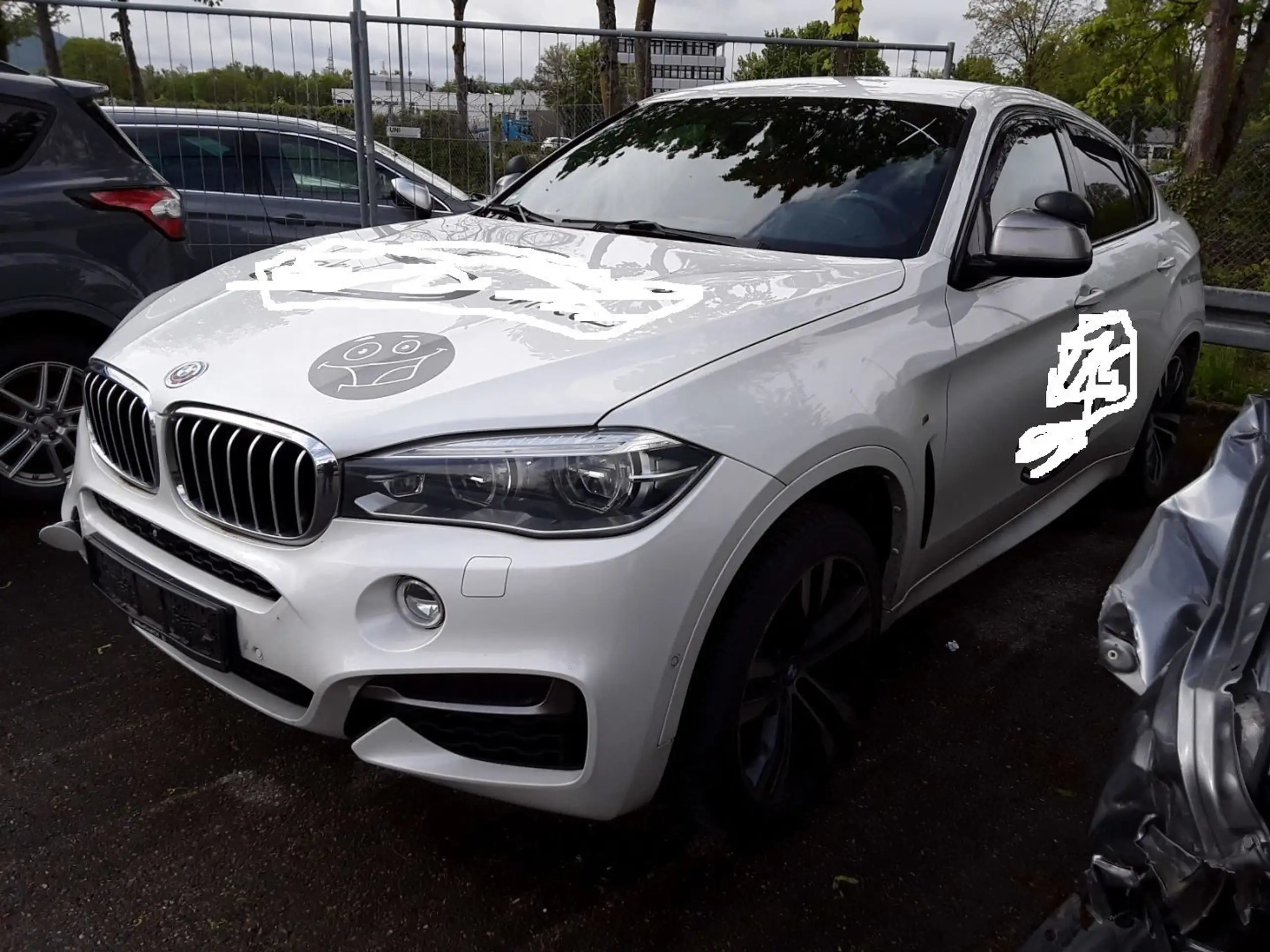 BMW - X6