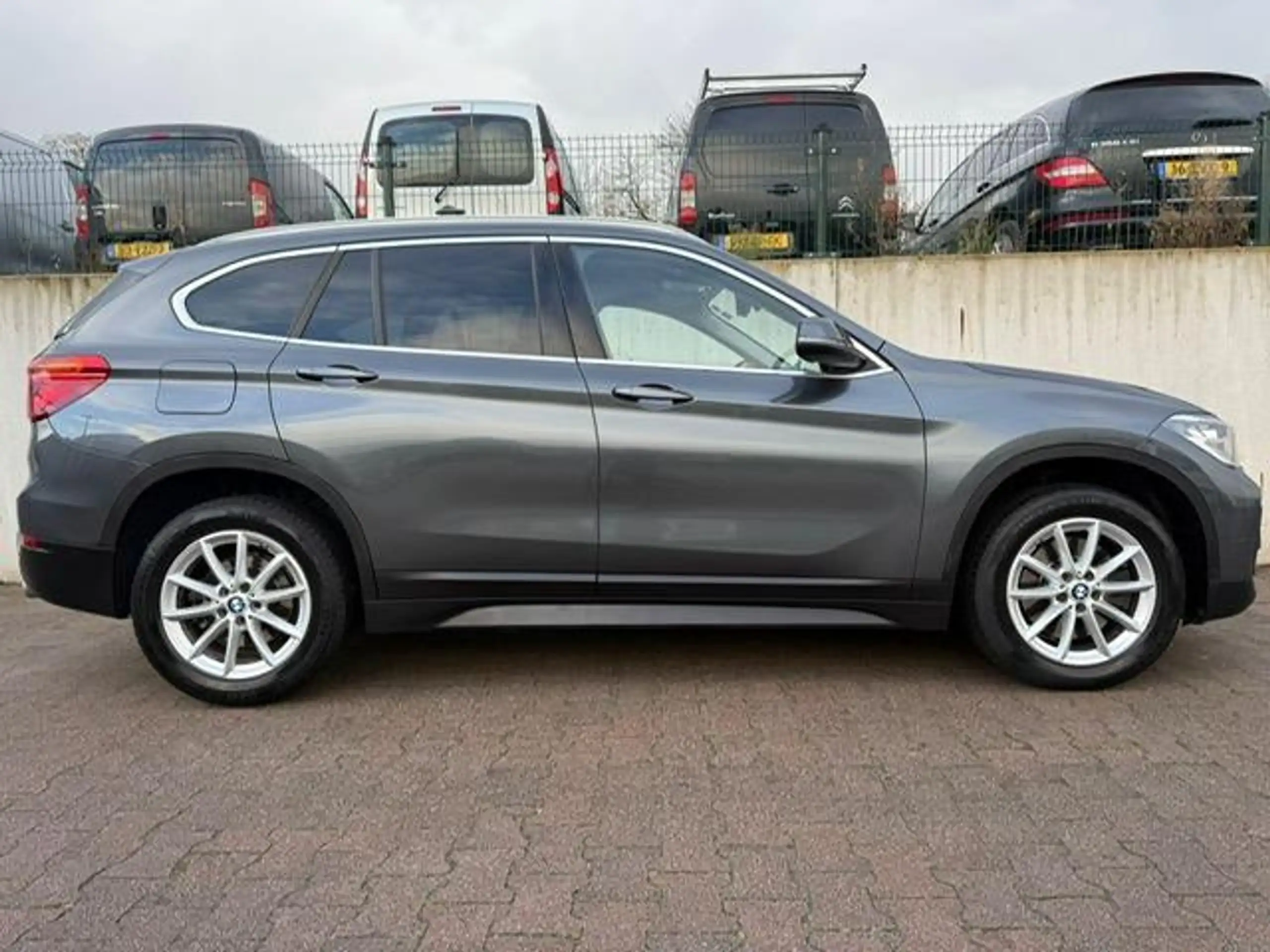 BMW - X1