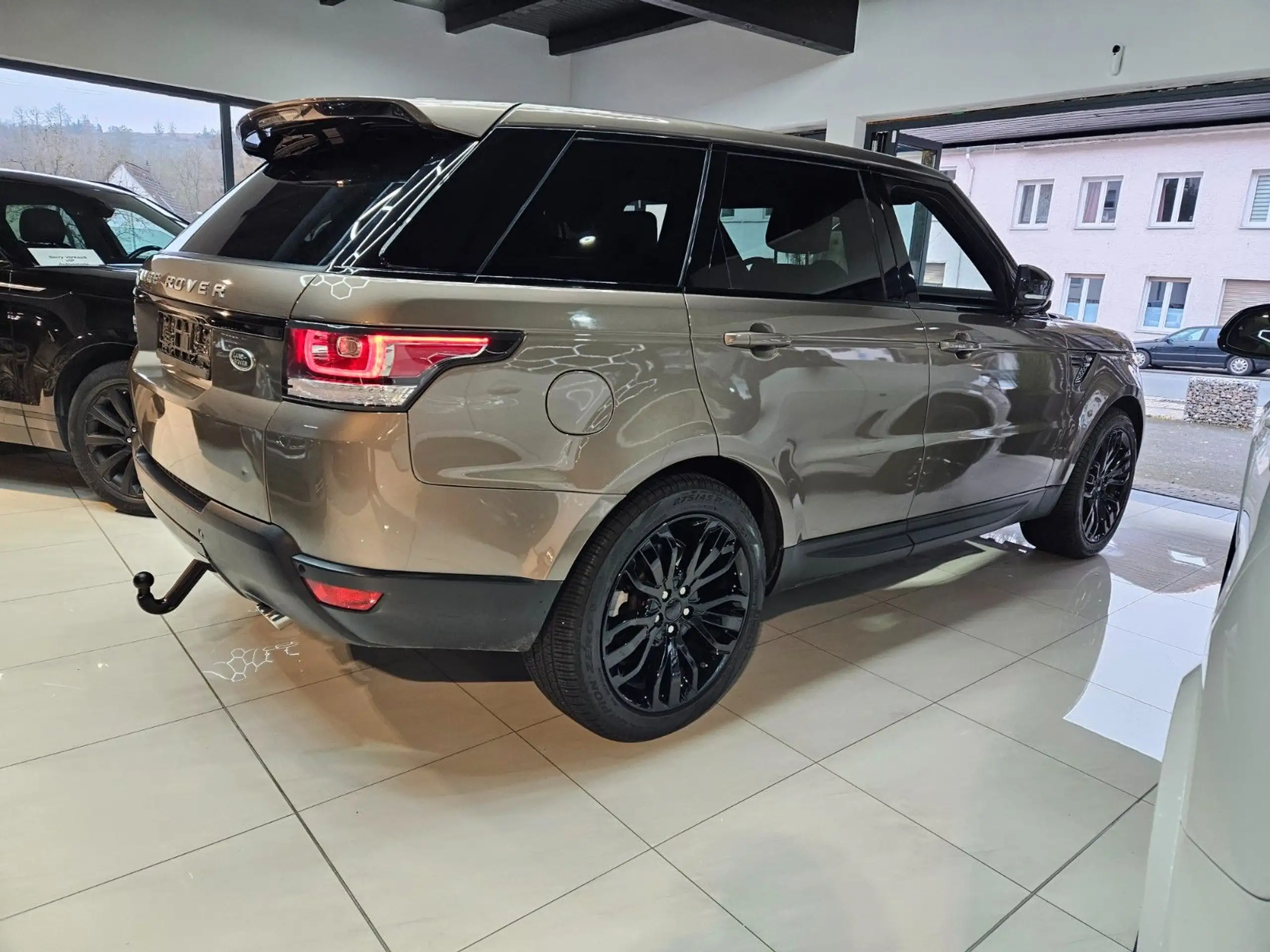 Land Rover - Range Rover Sport