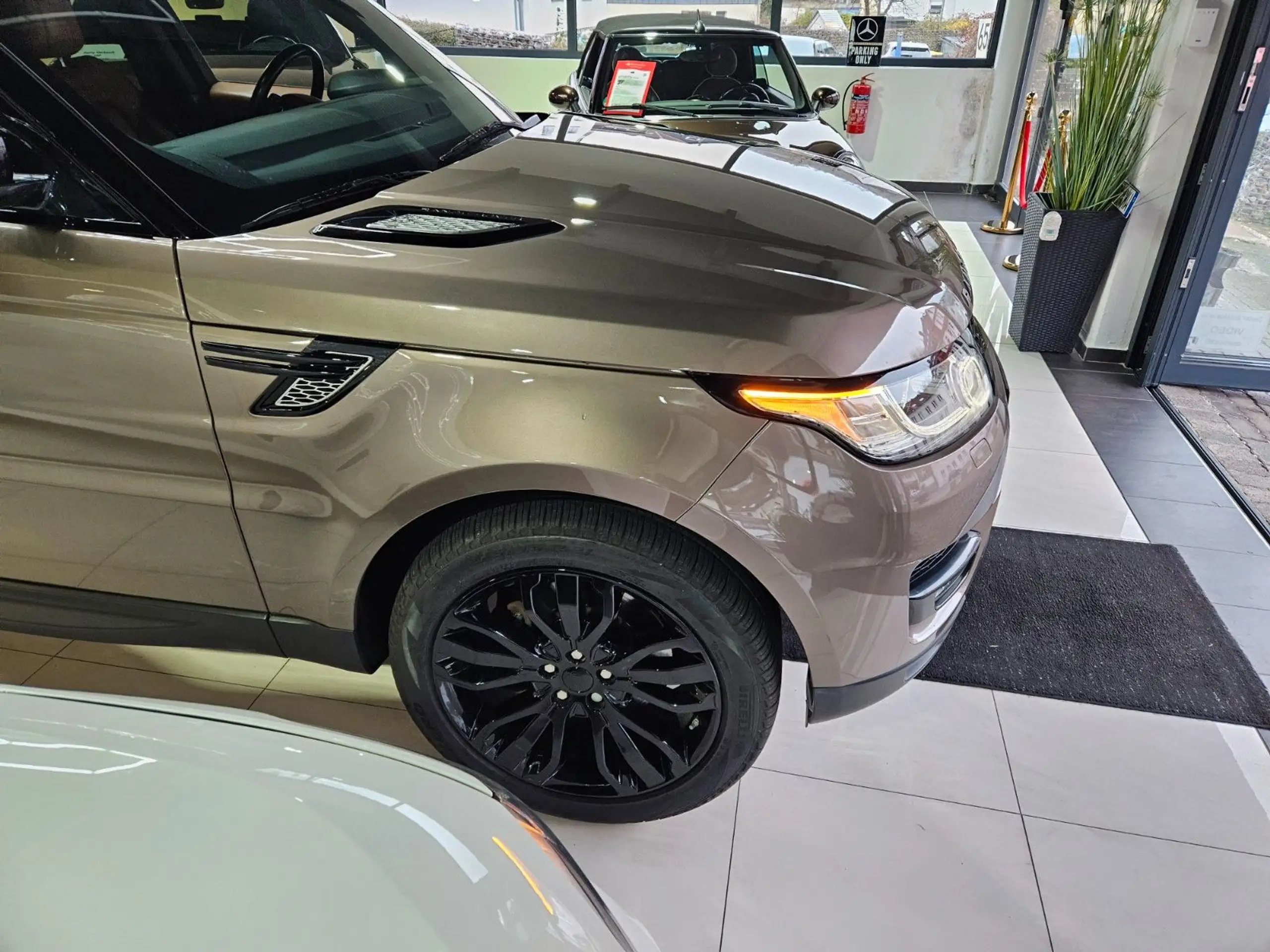 Land Rover - Range Rover Sport