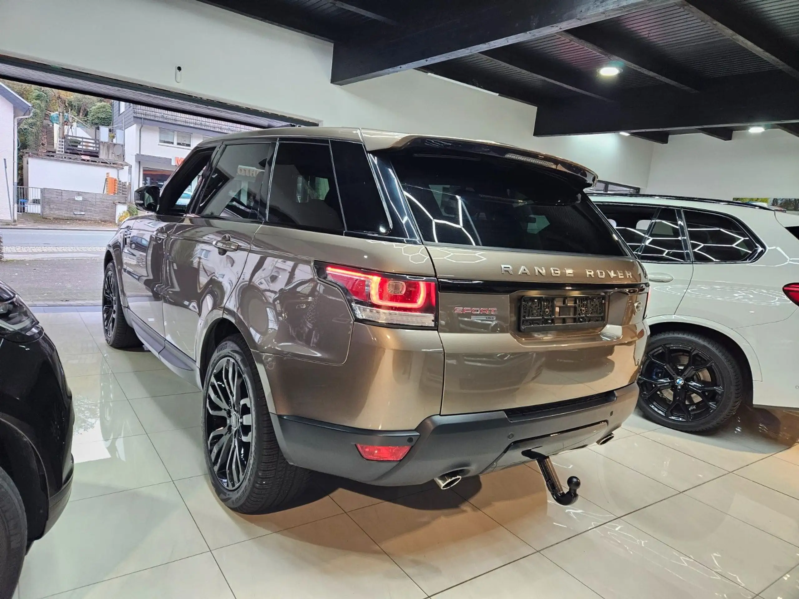 Land Rover - Range Rover Sport