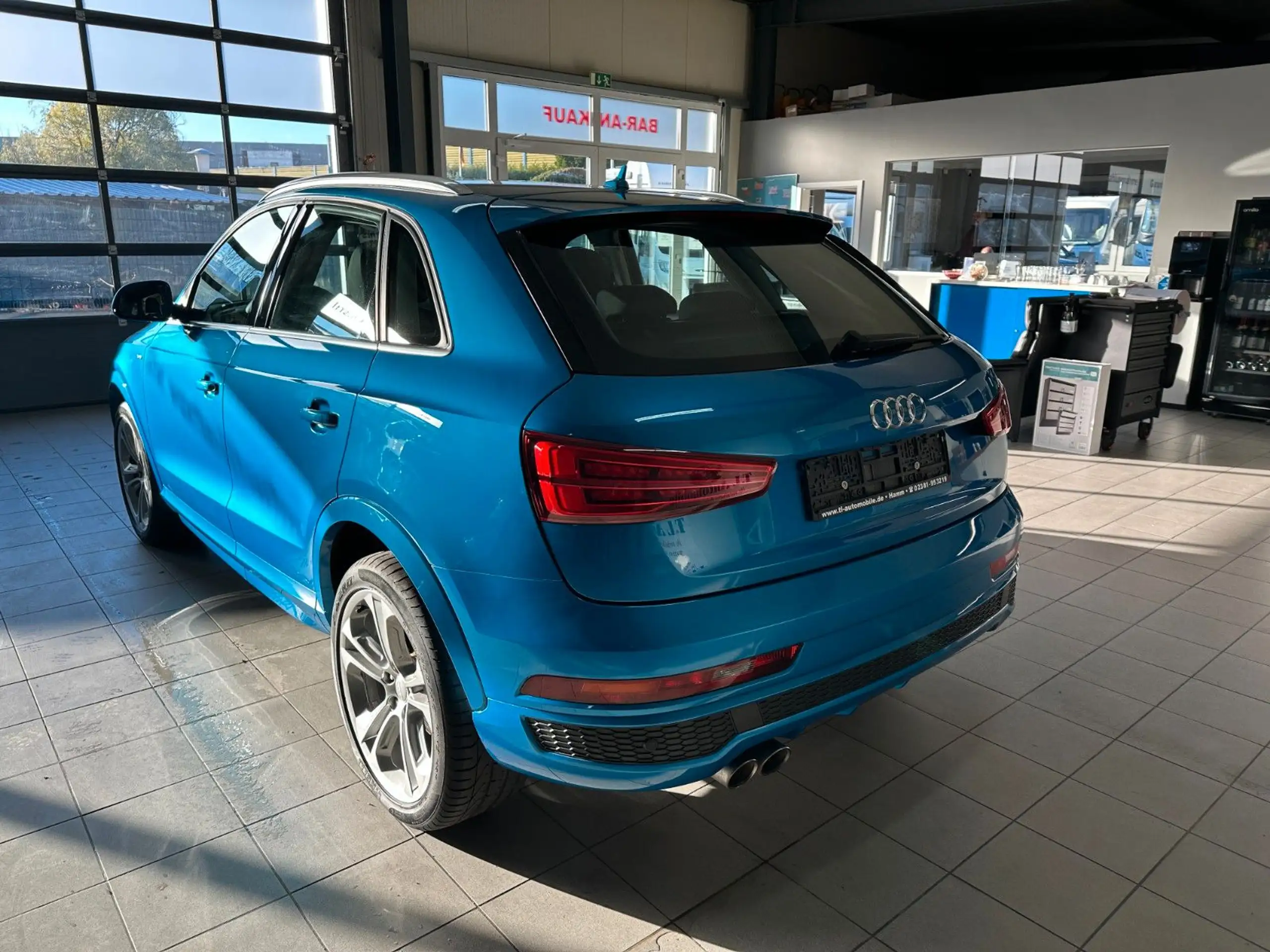 Audi - Q3