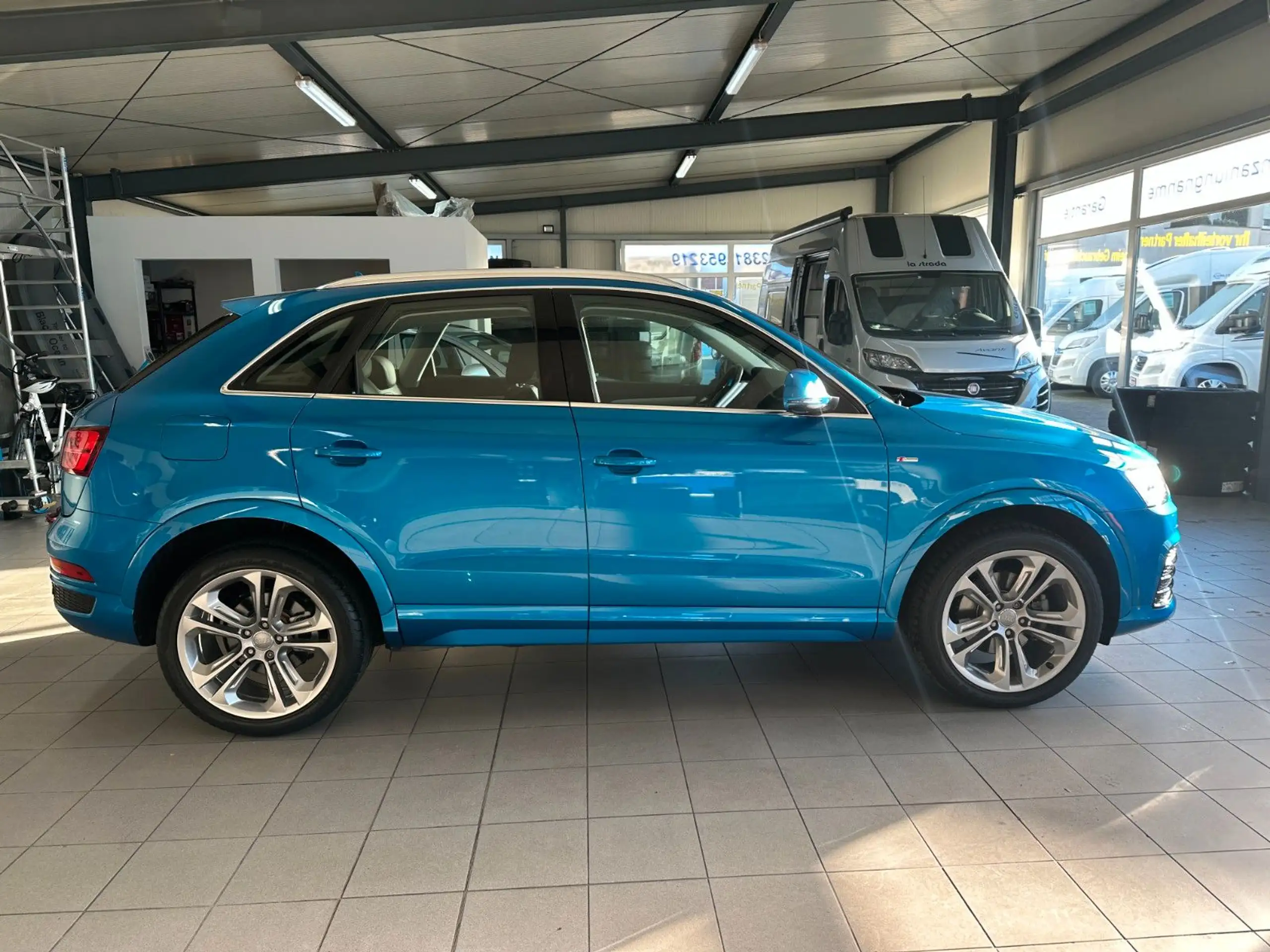 Audi - Q3