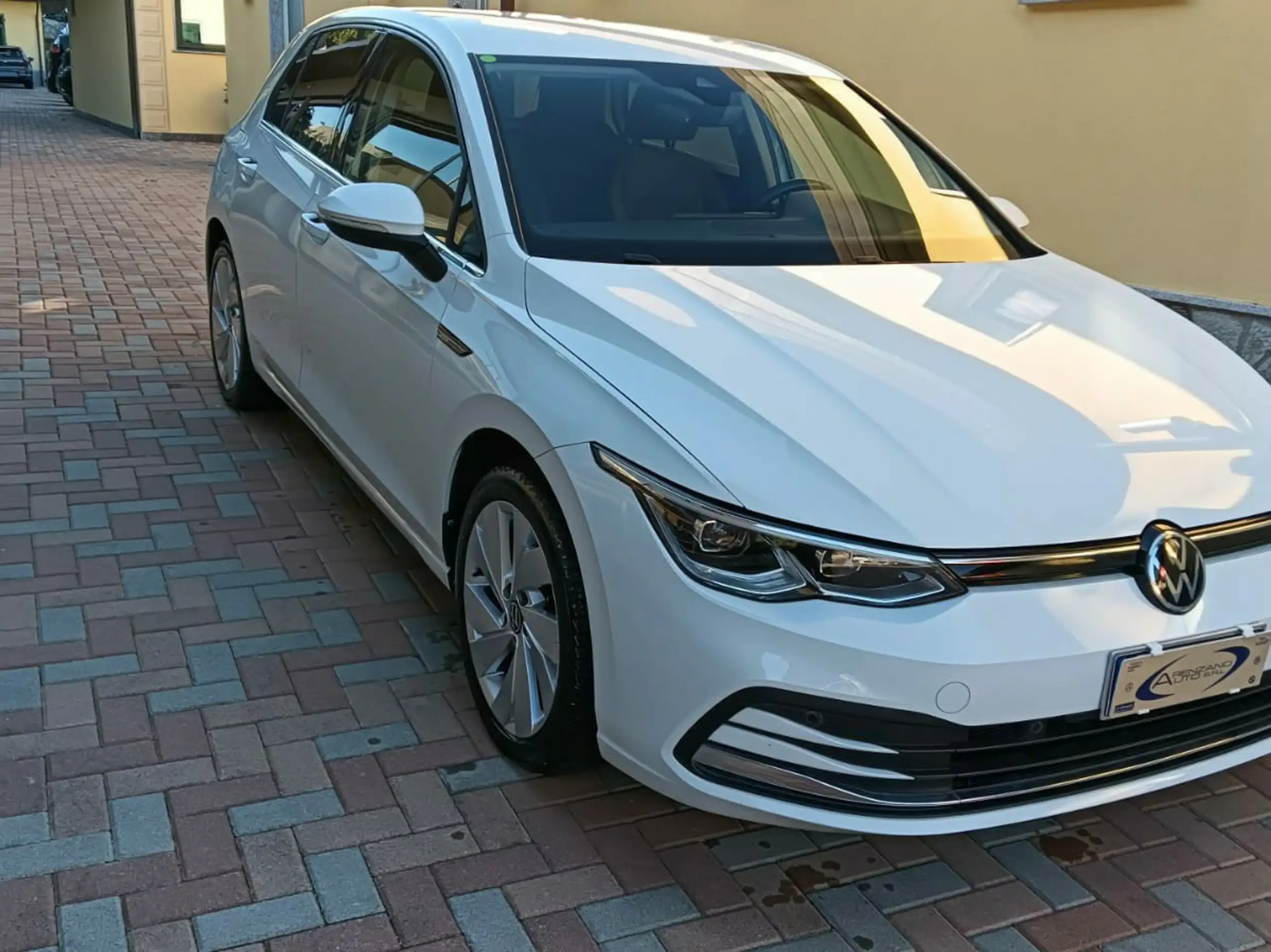 Volkswagen - Golf