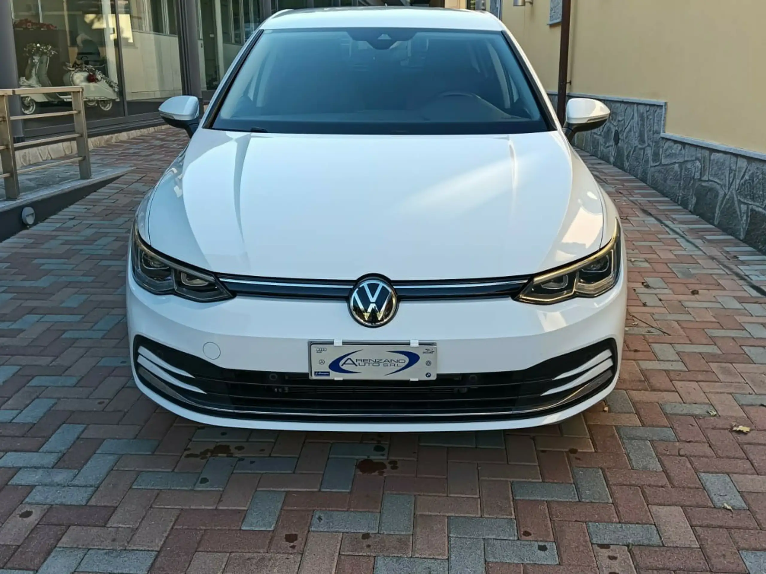 Volkswagen - Golf