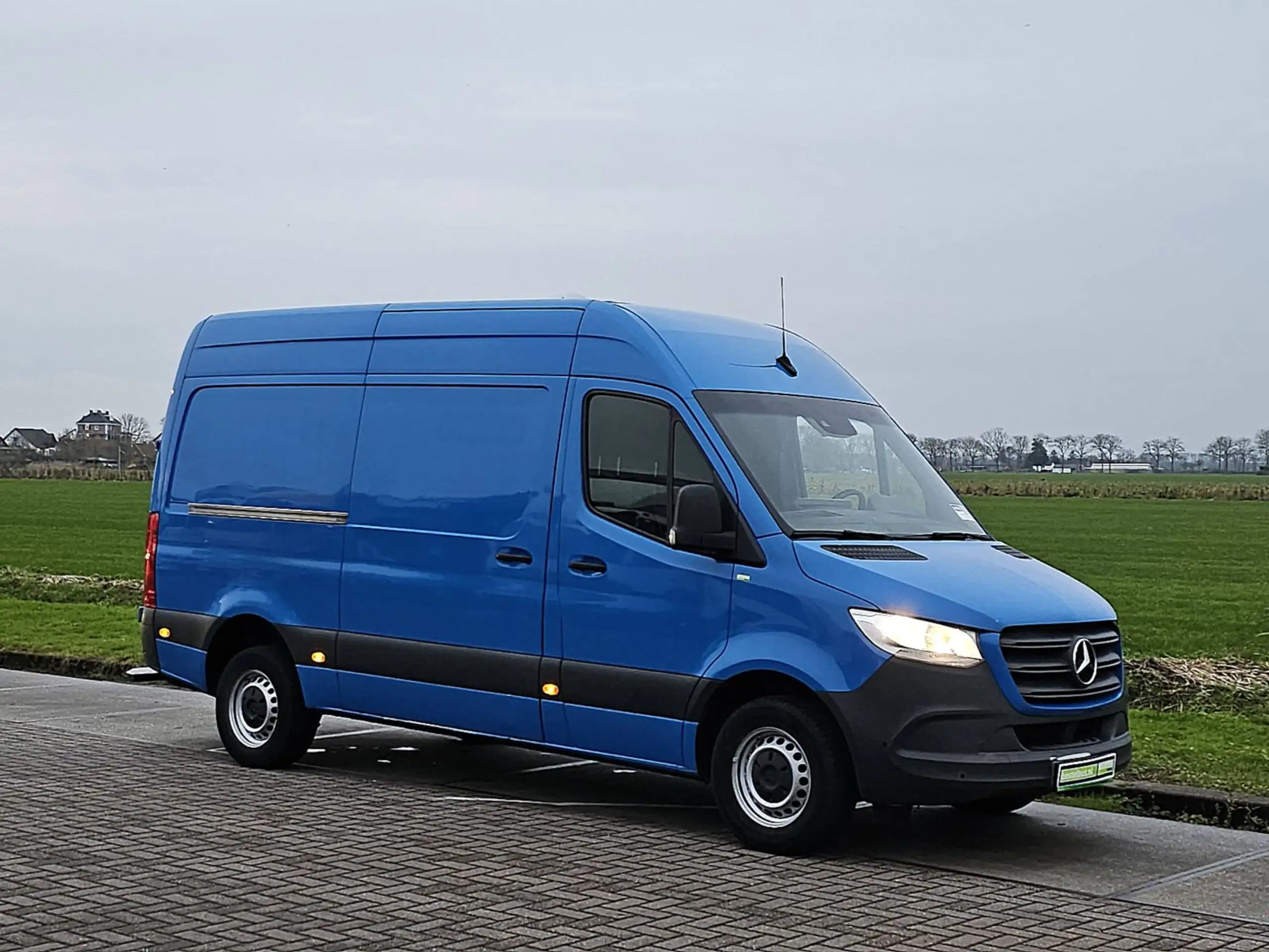 Mercedes-Benz - Sprinter