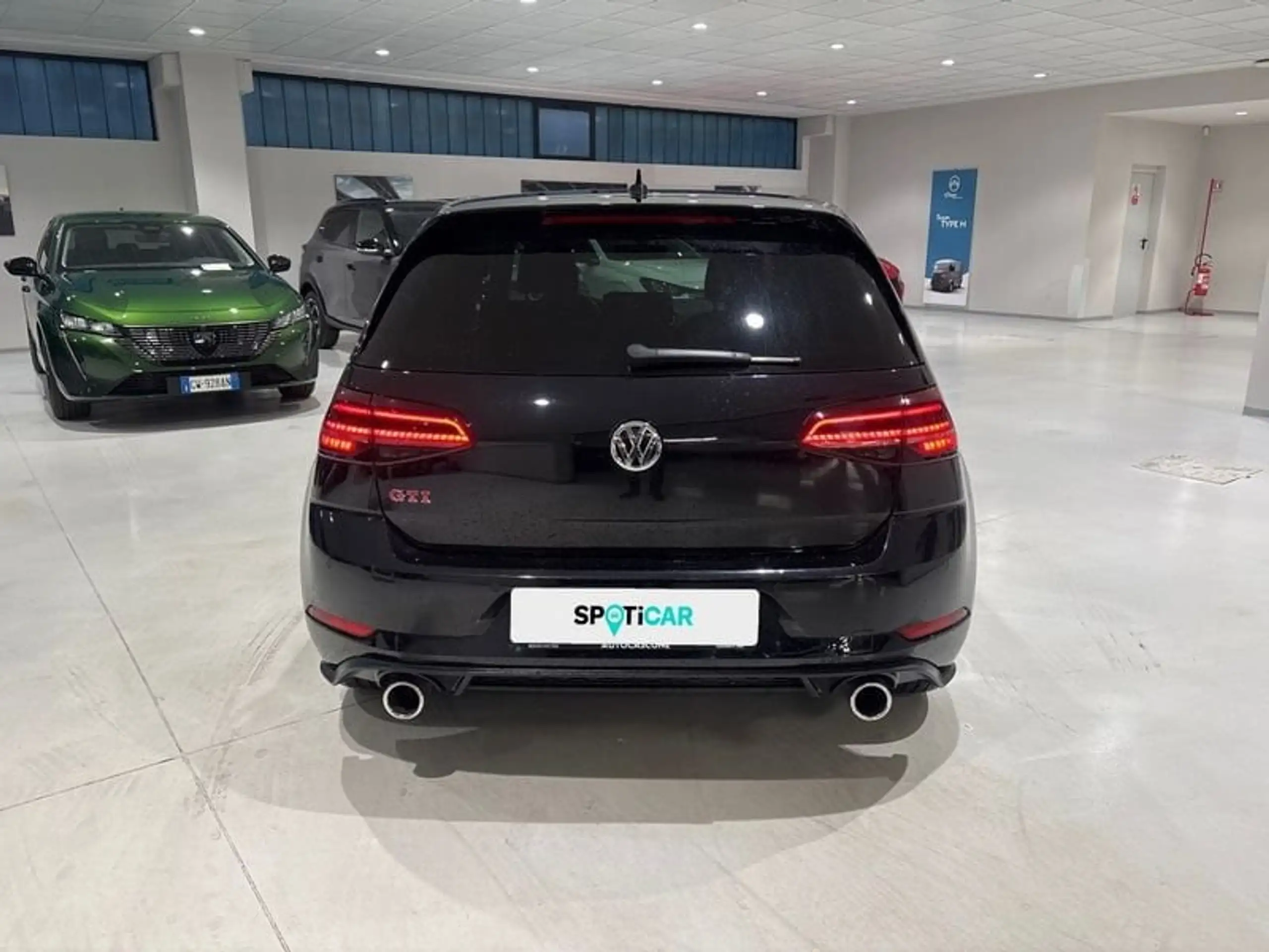 Volkswagen - Golf GTI