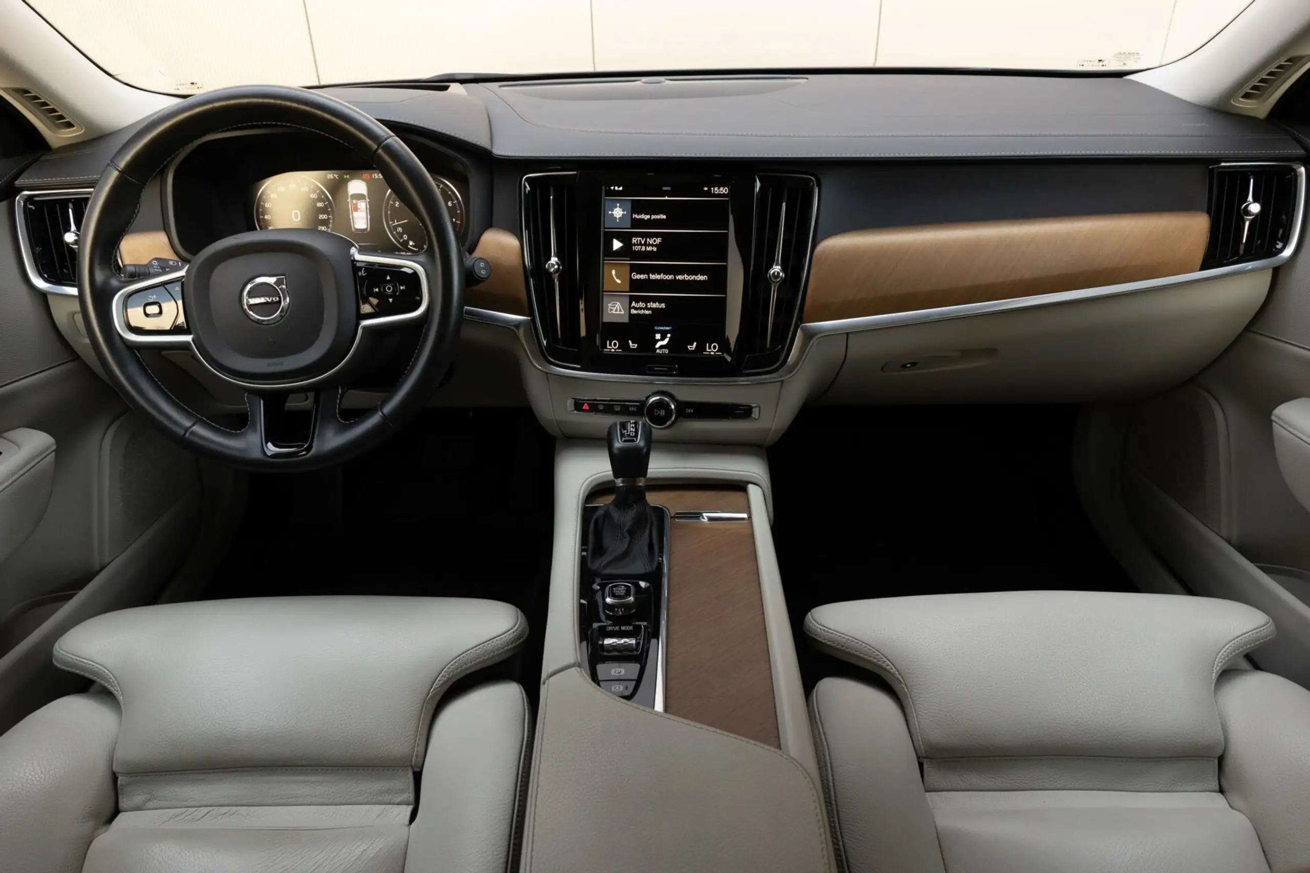 Volvo - V90