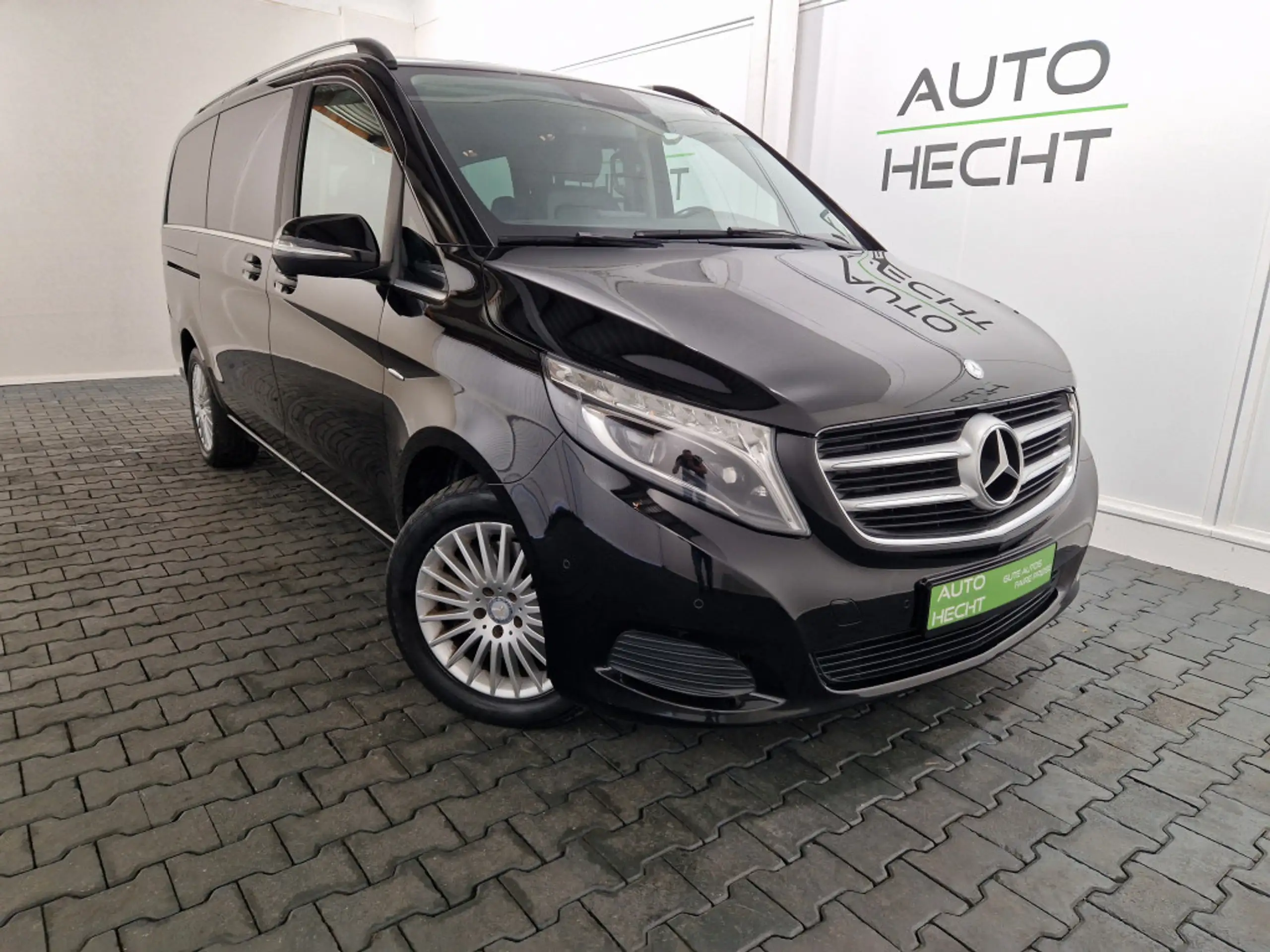 Mercedes-Benz - V 250