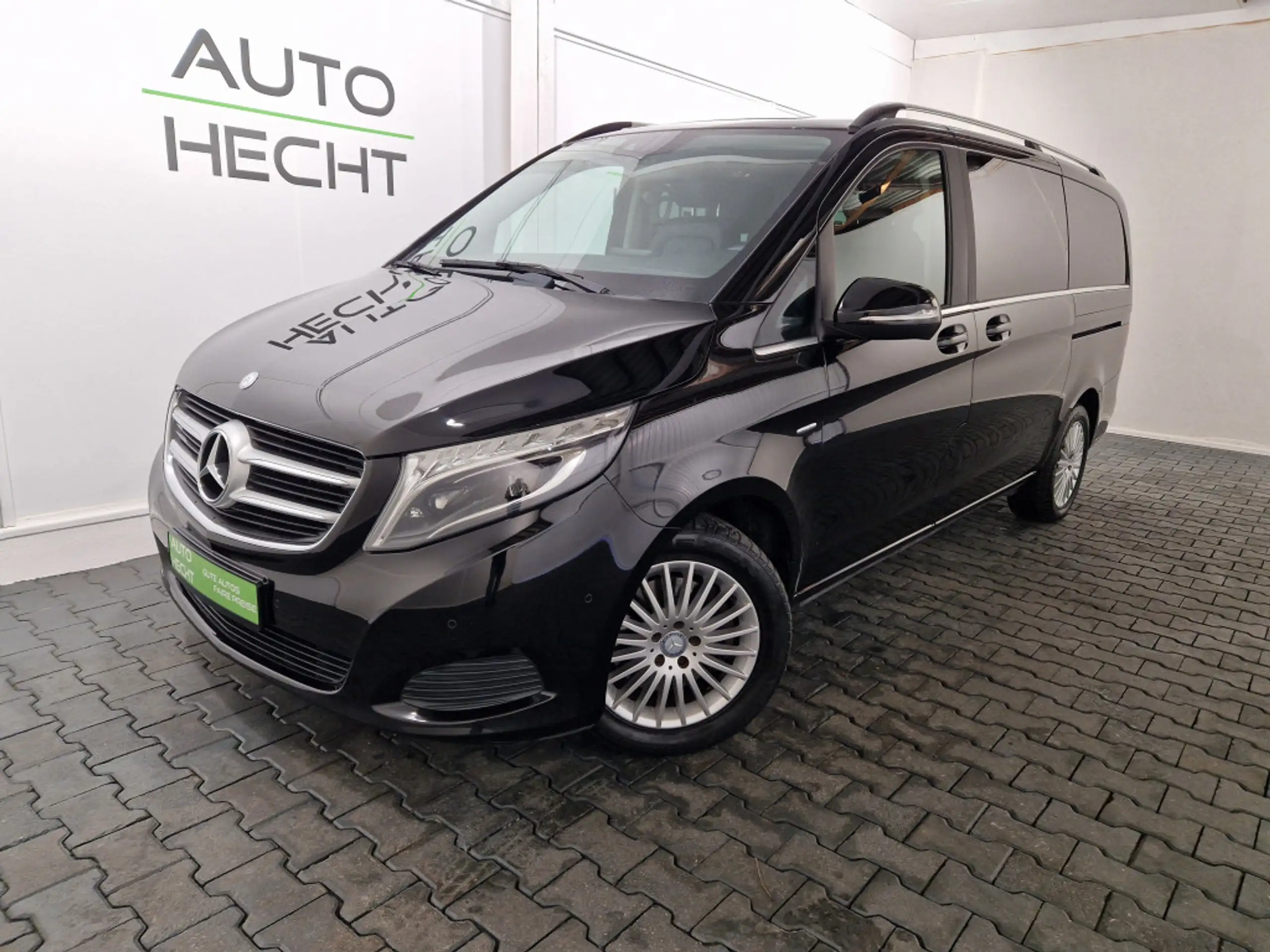 Mercedes-Benz - V 250