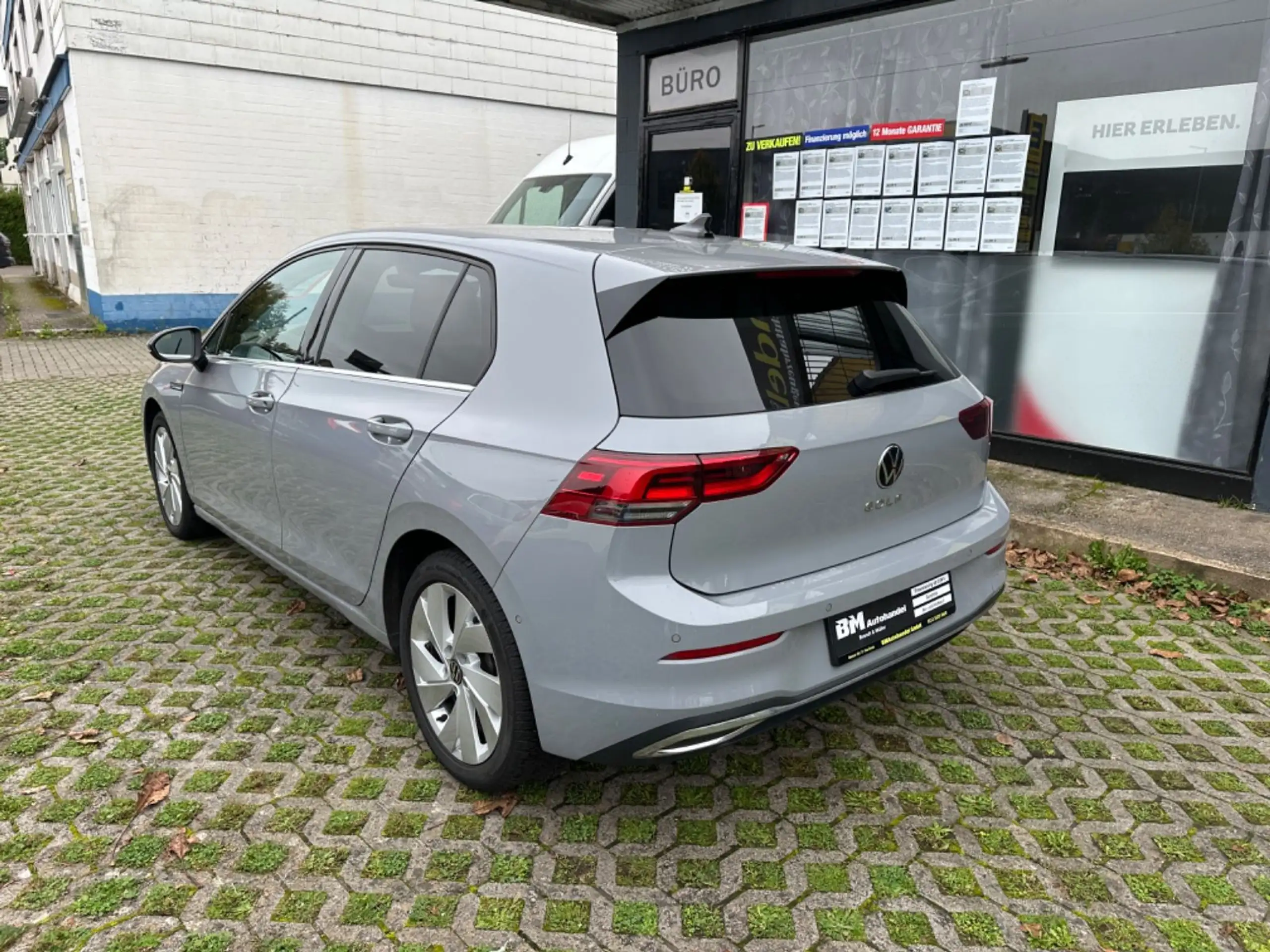 Volkswagen - Golf