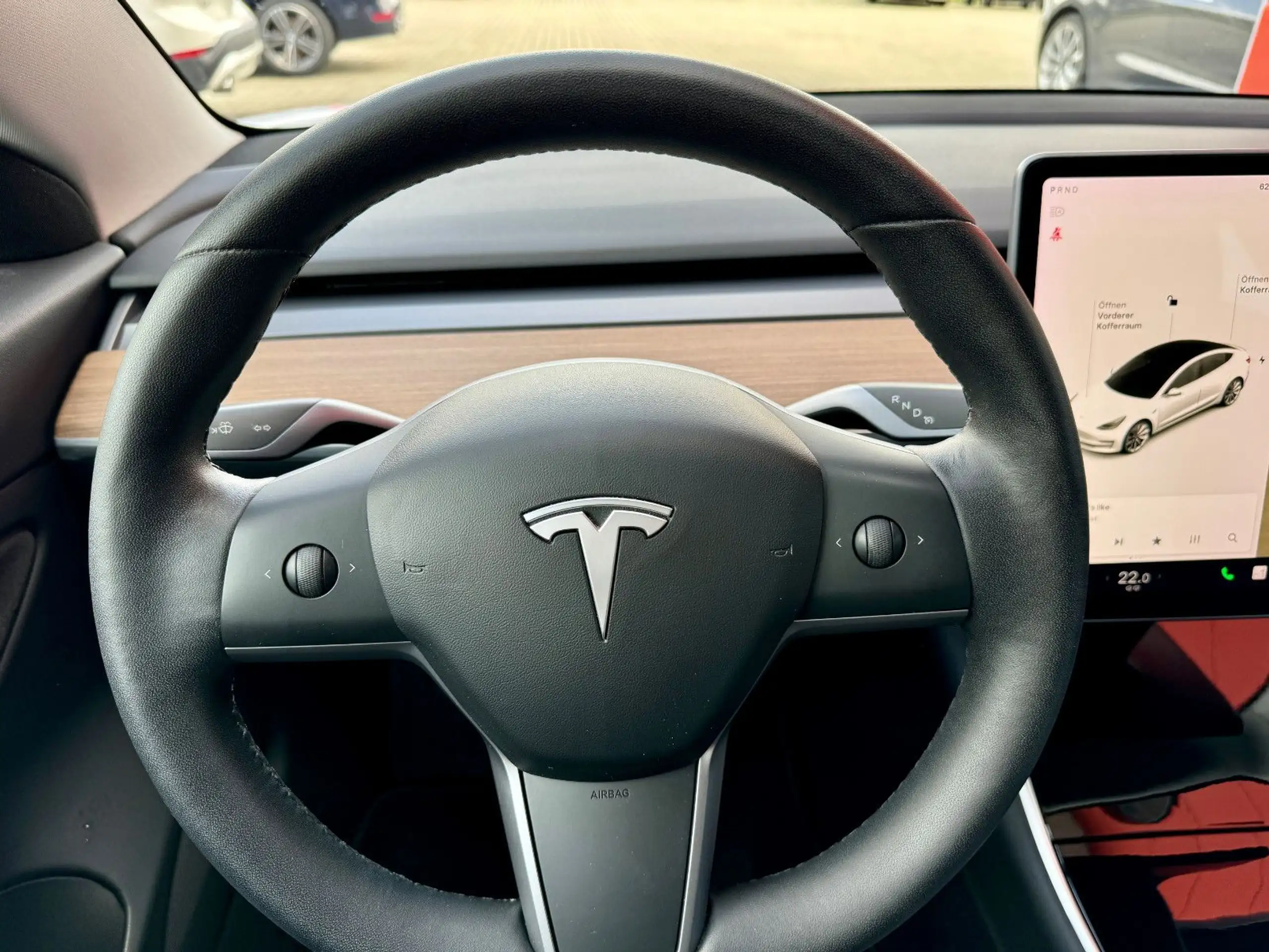 Tesla - Model 3