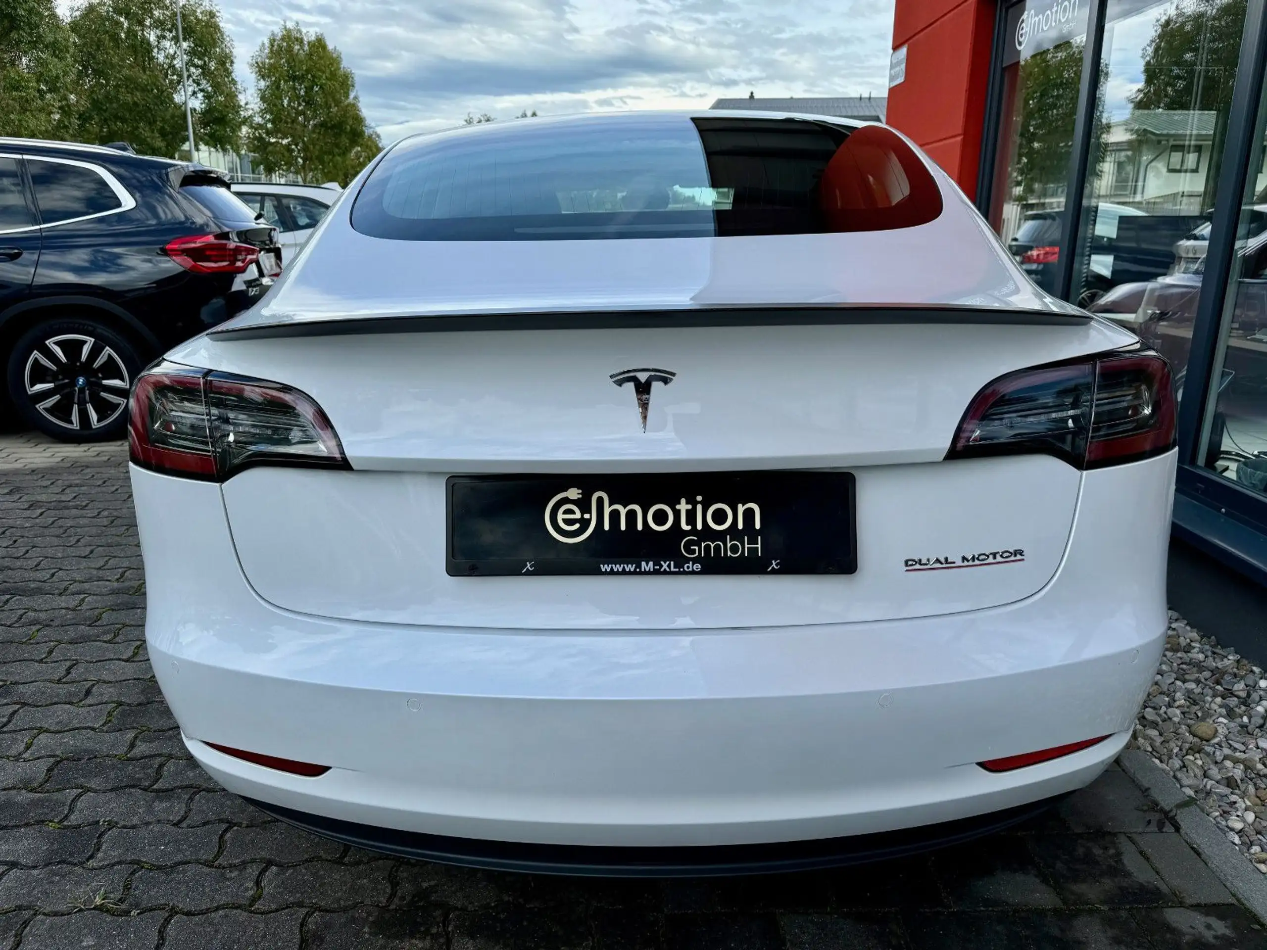 Tesla - Model 3