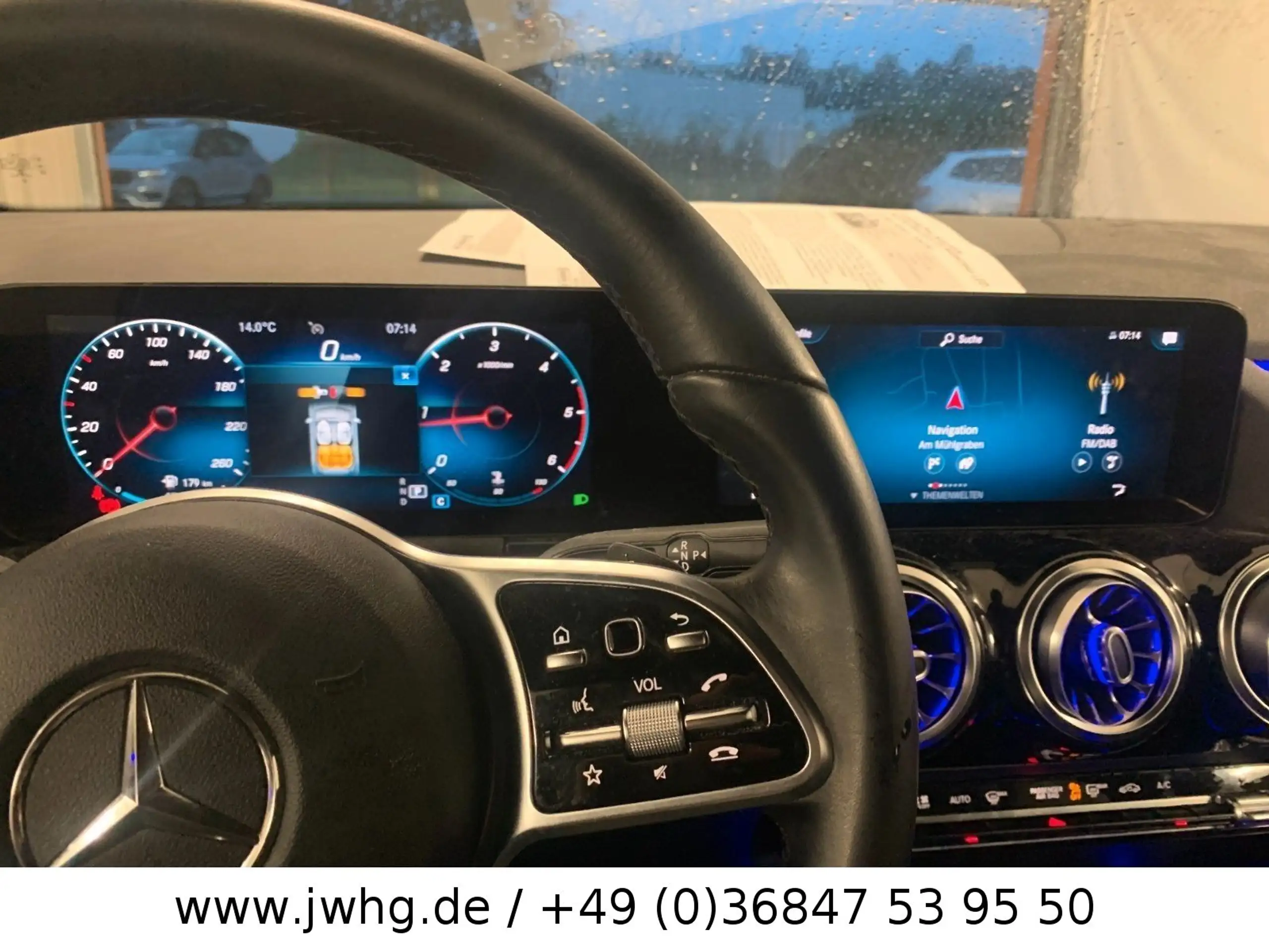 Mercedes-Benz - GLA 220