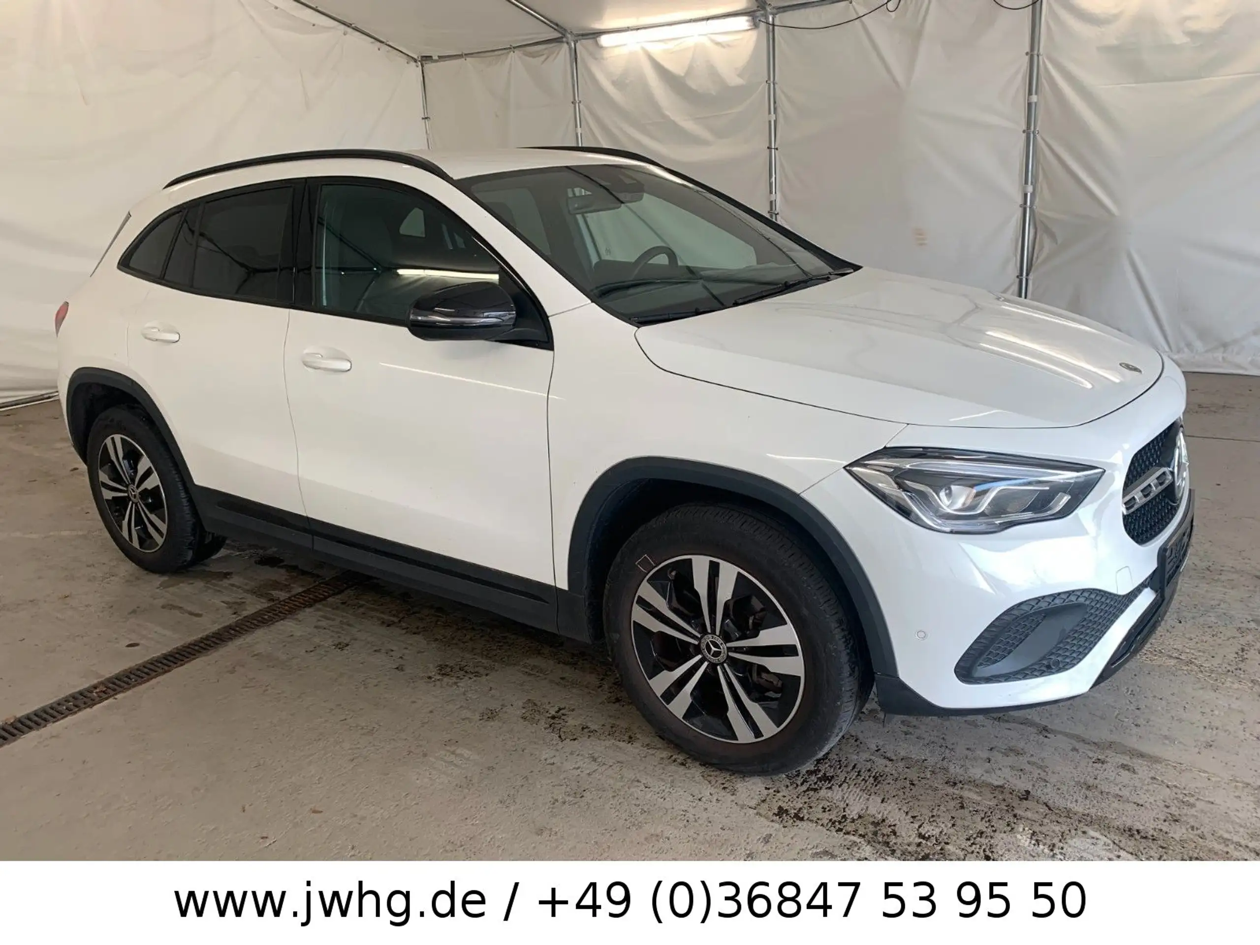 Mercedes-Benz - GLA 220